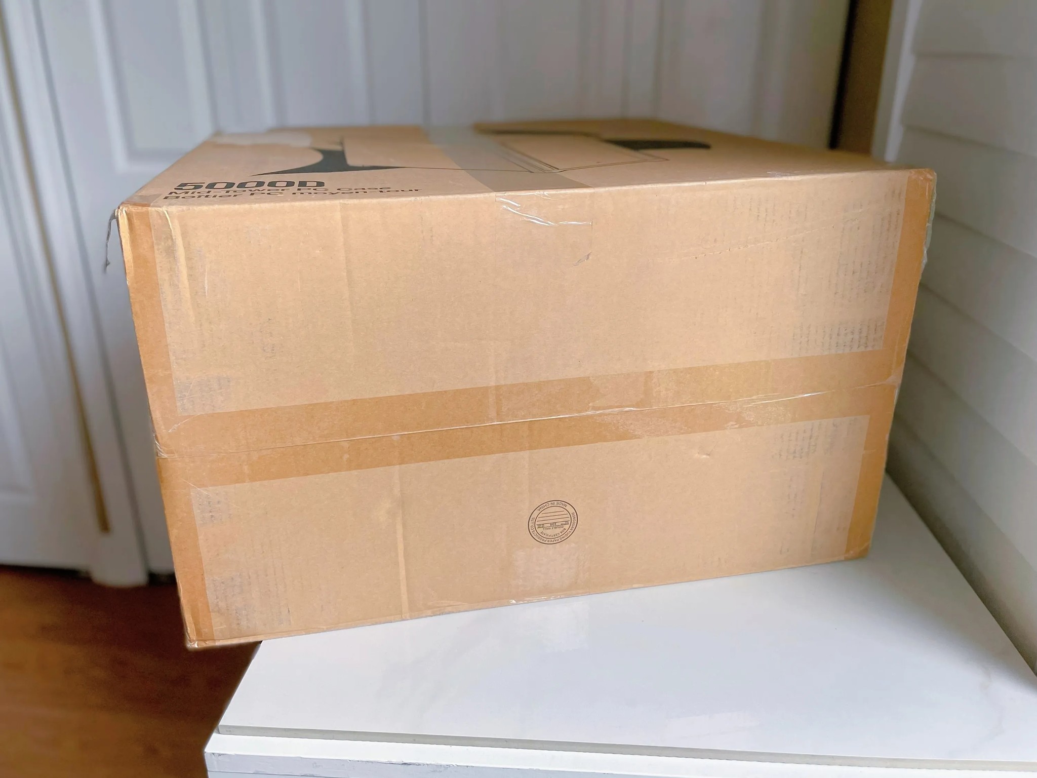 BNIB Corsair 5000D Tempered Glass Mid-Tower ATX PC Case - White
