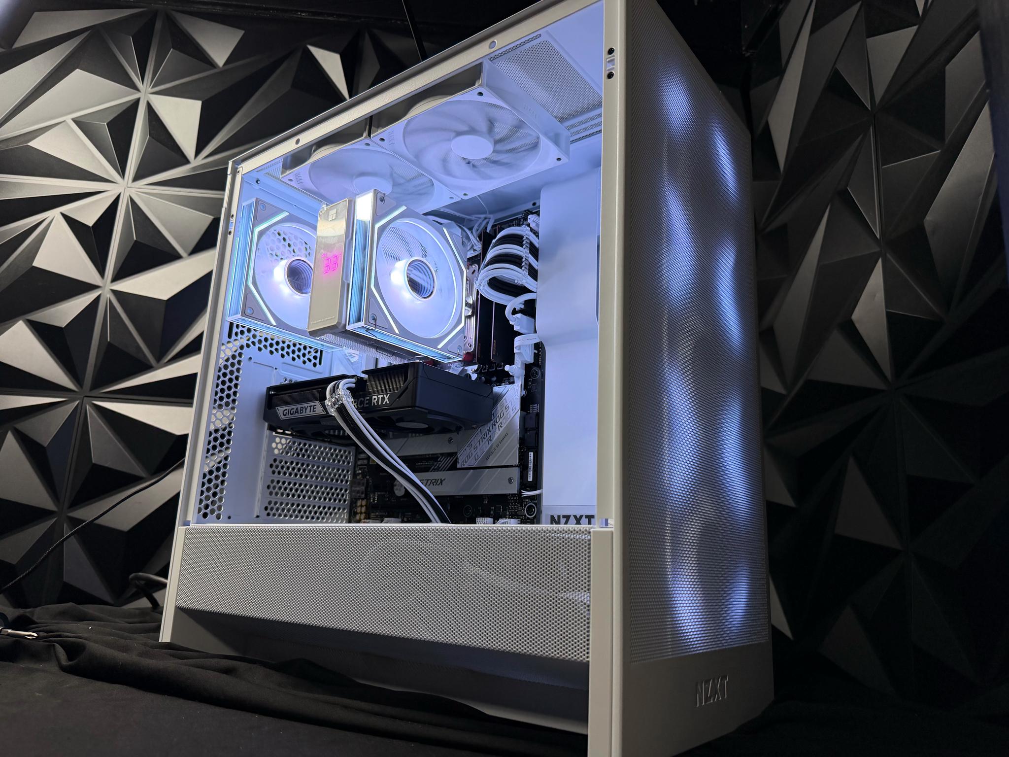 ❄️⚔️ ICE KNIGHT ⚔️❄️ Ryzen 5 7600X| RTX 5060Ti| 1.25 TB NVMe| 16 GB DDR5| 650 W PSU