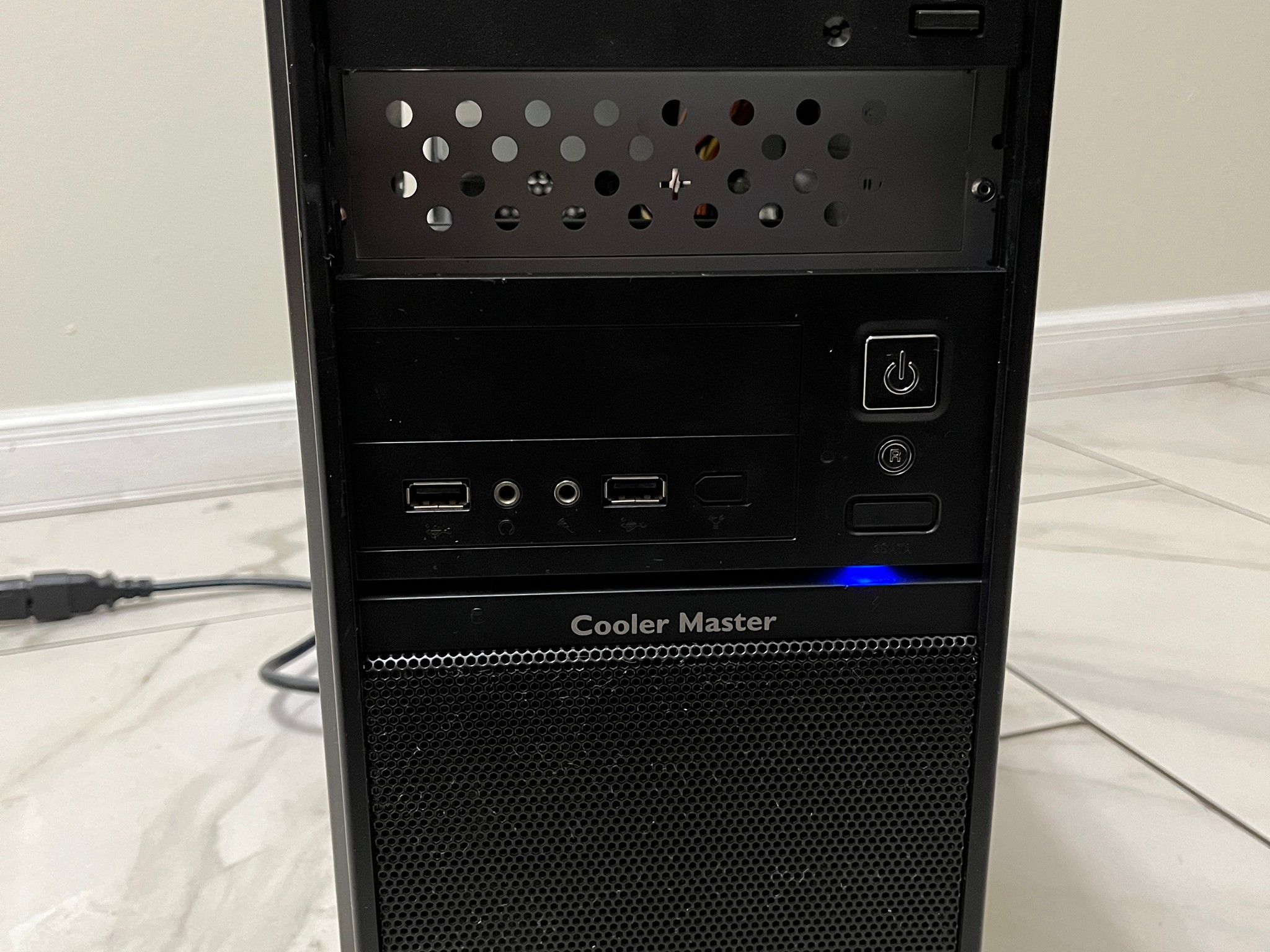 RTX 2060, Intel i3-10100, 16GB RAM, 1.2TB Storage, Gaming PC w/ Wi-Fi & BT (Scratch & Dent Case)