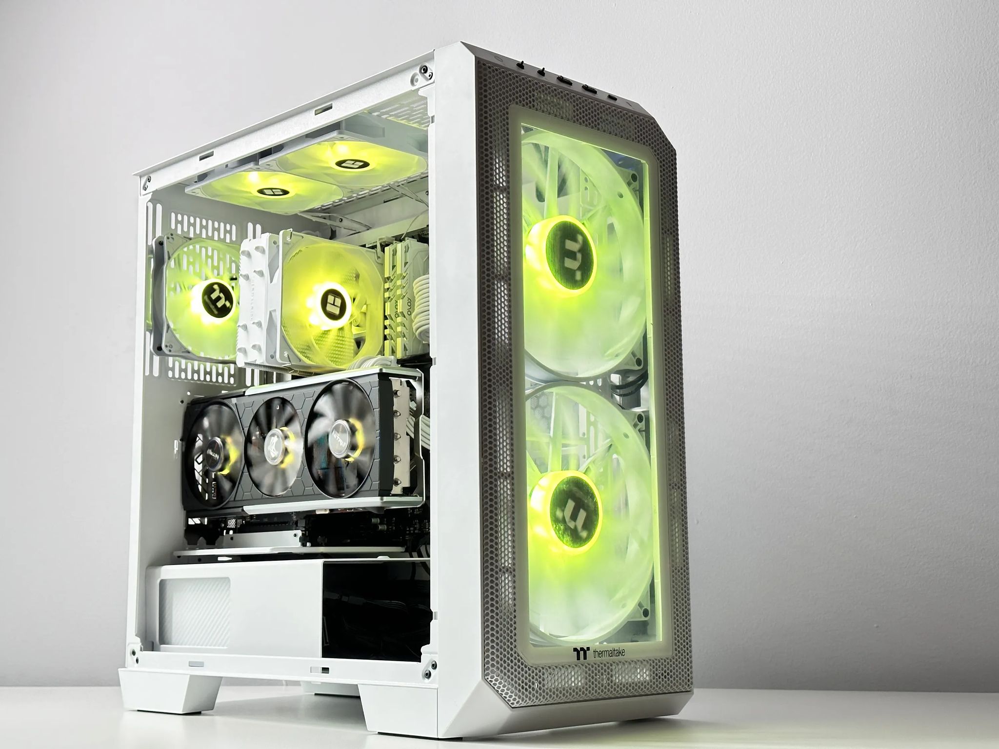 🌨️View 300🌨️AMD RX 5700 XT 8GB❄️Ryzen 5 5600X❄️16GB DDR4❄️1TB SSD NVME