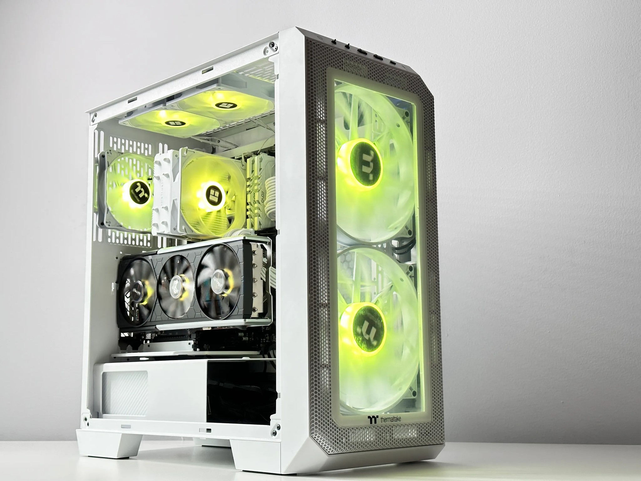 🌨️View 300🌨️AMD RX 5700 XT 8GB❄️Ryzen 5 5600X❄️16GB DDR4❄️1TB SSD NVME