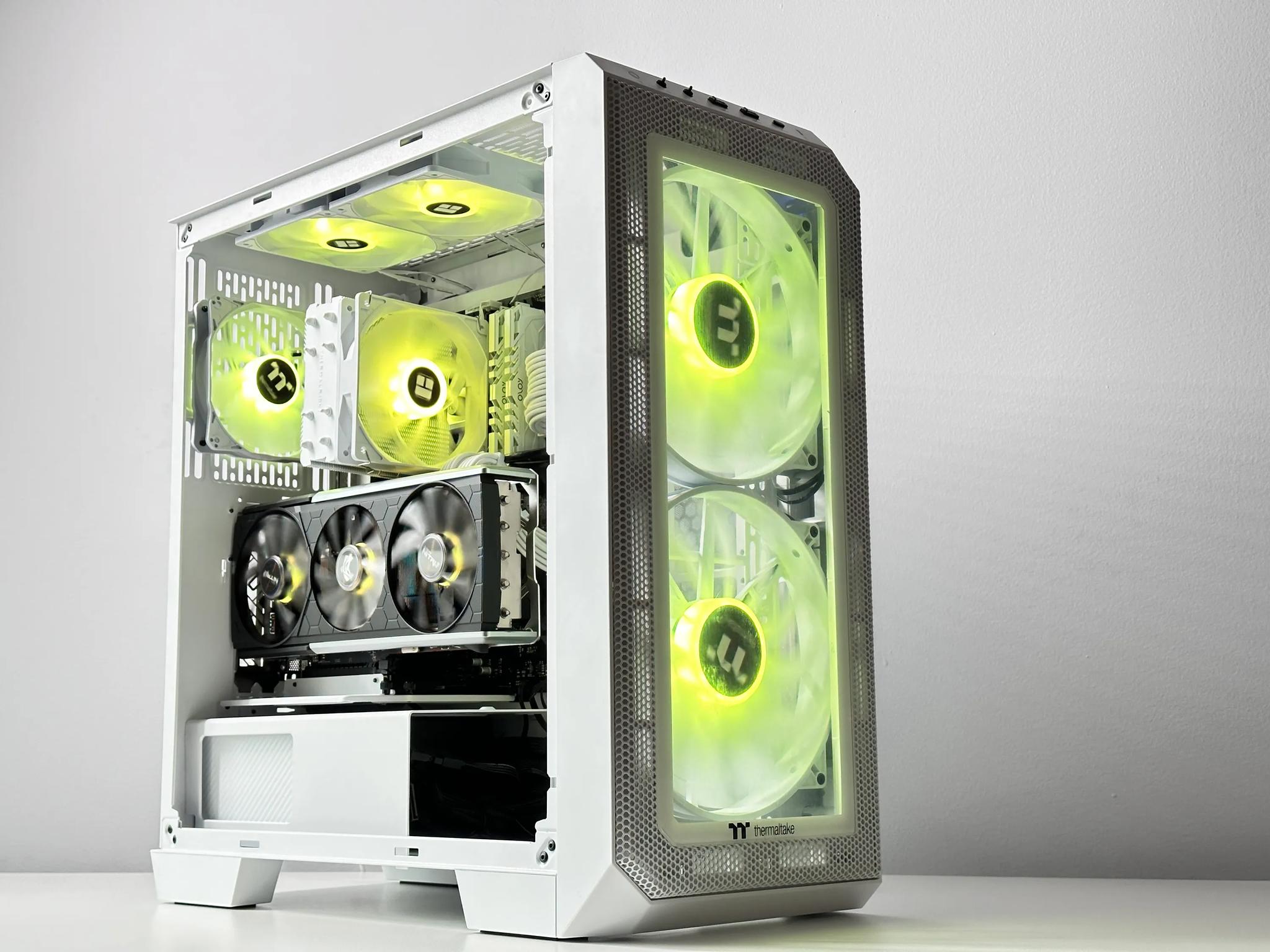 🌨️View 300🌨️AMD RX 5700 XT 8GB❄️Ryzen 5 5600X❄️16GB DDR4❄️1TB SSD NVME