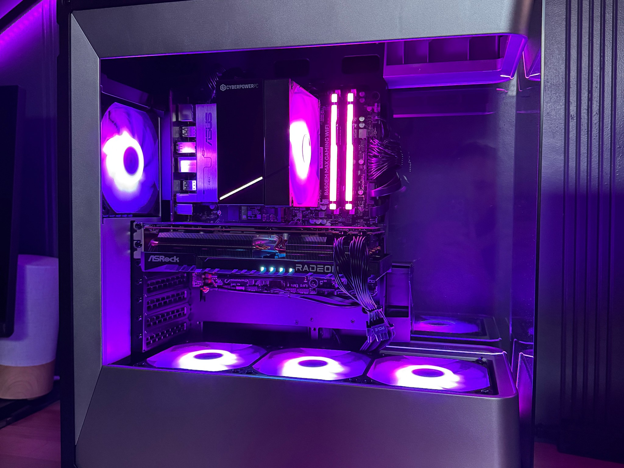 🚀PC | Ryzen 7 8700F, RX 7700 16GB, 16GB(2x8GB) DDR5, 1TB Gen4 SSD, 850W 80+ Gold