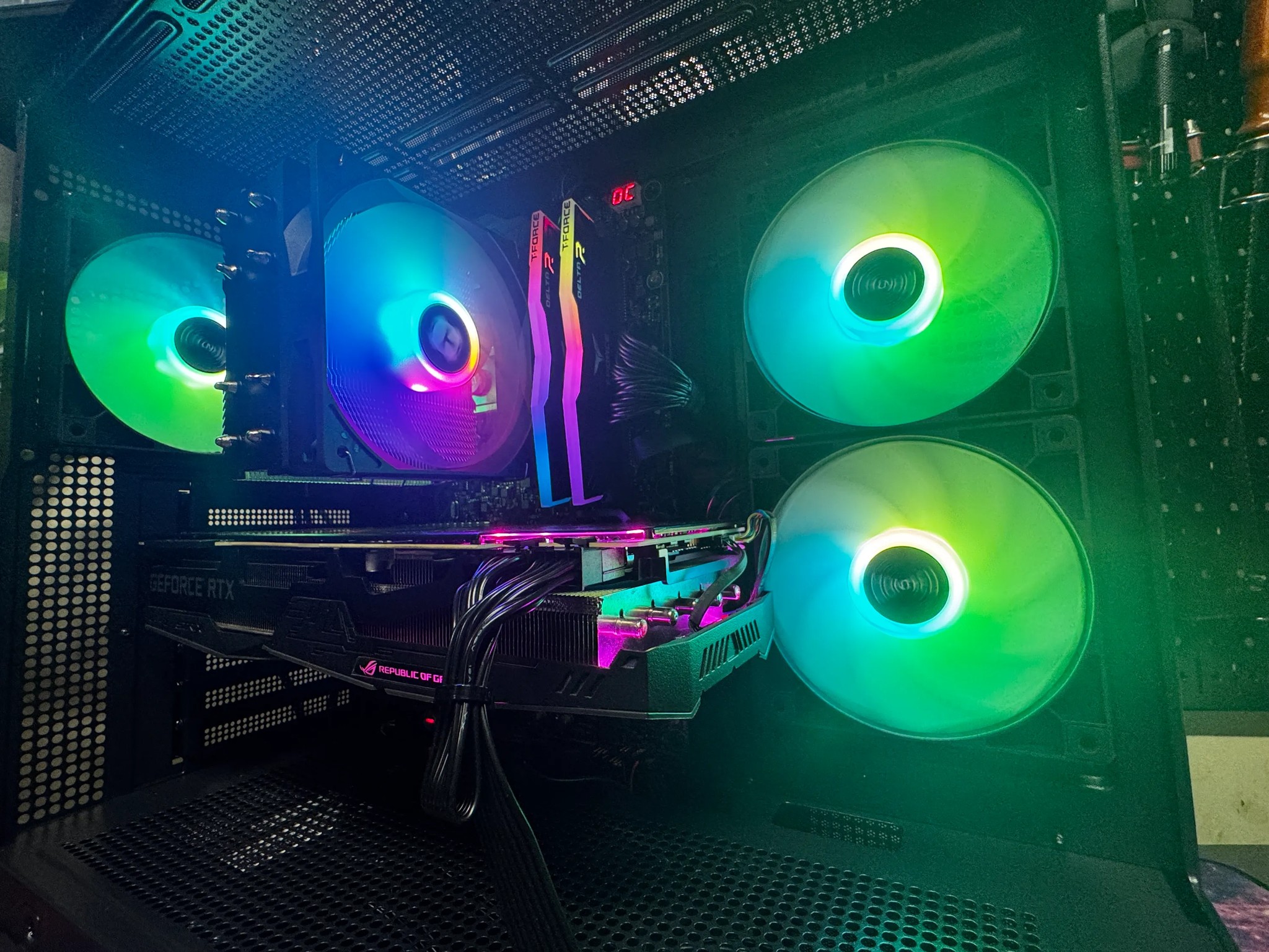 [Phoenix] || R7-3700X + RTX 2080 8G w/ 1TB NVMe & 16GB DDR4