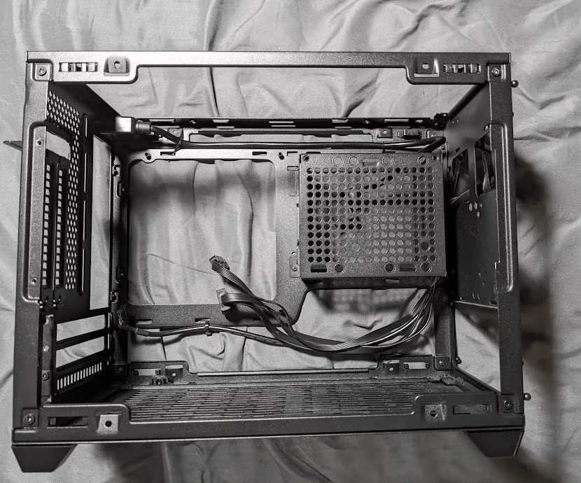  Cooler Master Nr200p itx case black