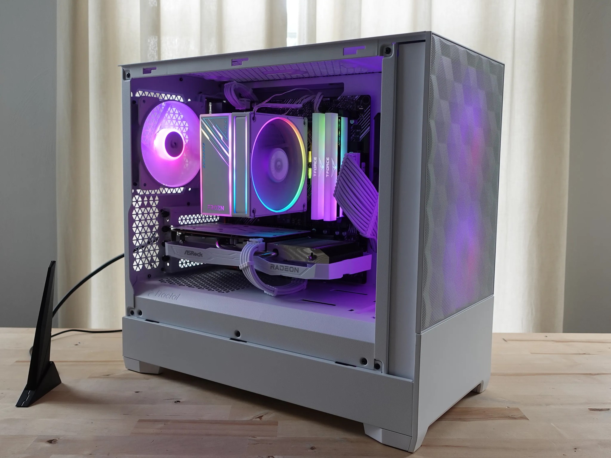 Entry-Level Midrange Gaming PC with AMD Ryzen 5 5600 Radeon RX 6600 1 TB NVMe Windows 11 Home