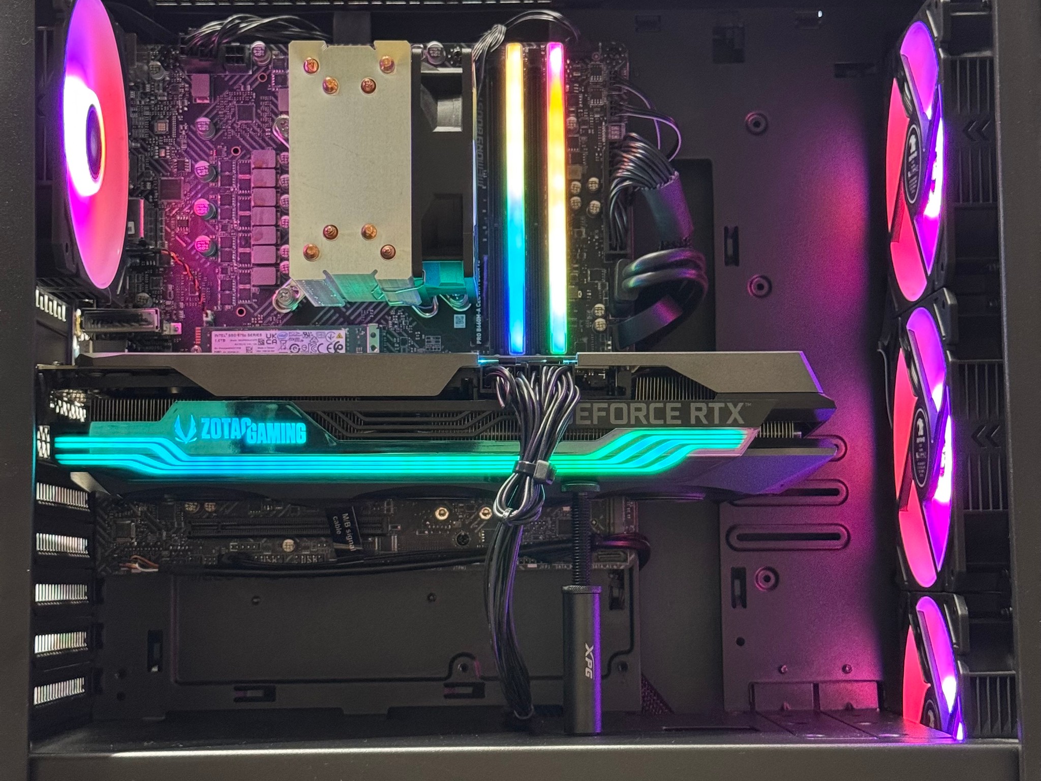 RTX 3080 / i7-13700F / 32GB 3600Mhz / 1TB nvme ssd / Windows 11