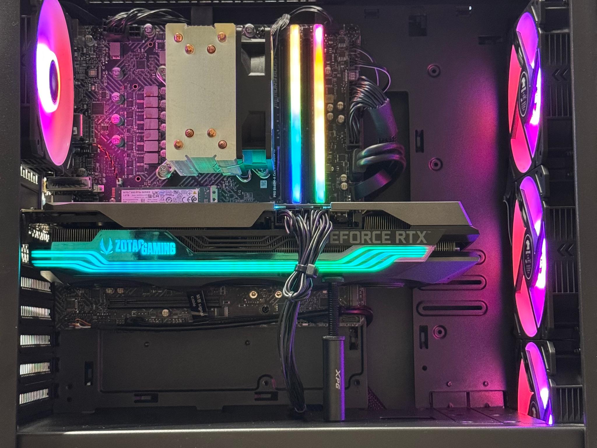 RTX 3080 / i7-13700F / 32GB 3600Mhz / 1TB nvme ssd / Windows 11