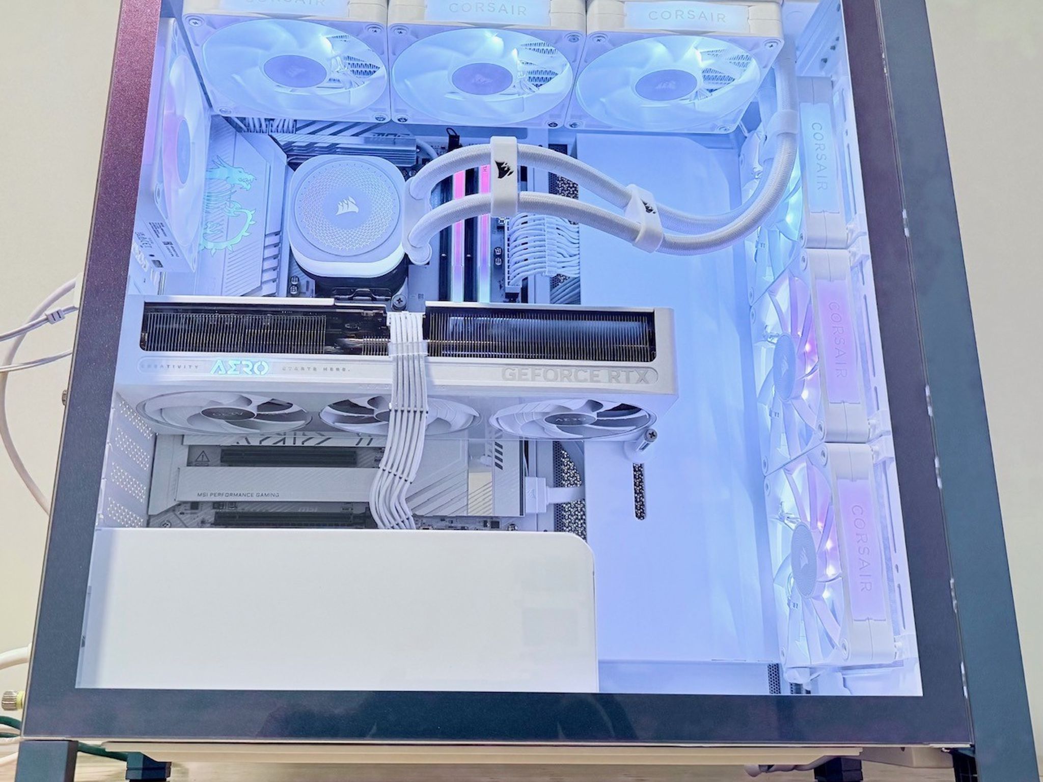 Corsair Nova Color Shift RTX Aero 5070 OC 12GB