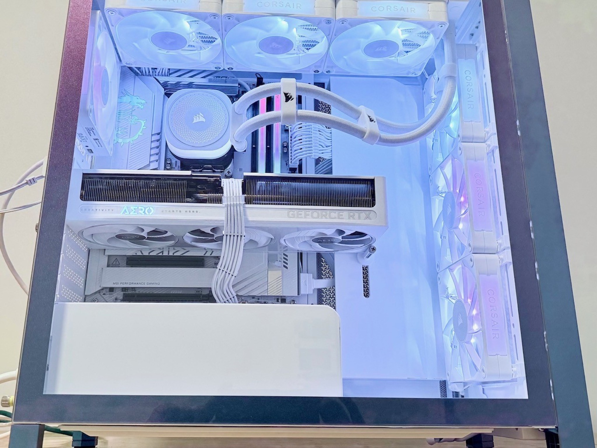 Corsair Nova Color Shift RTX Aero 5070 OC 12GB