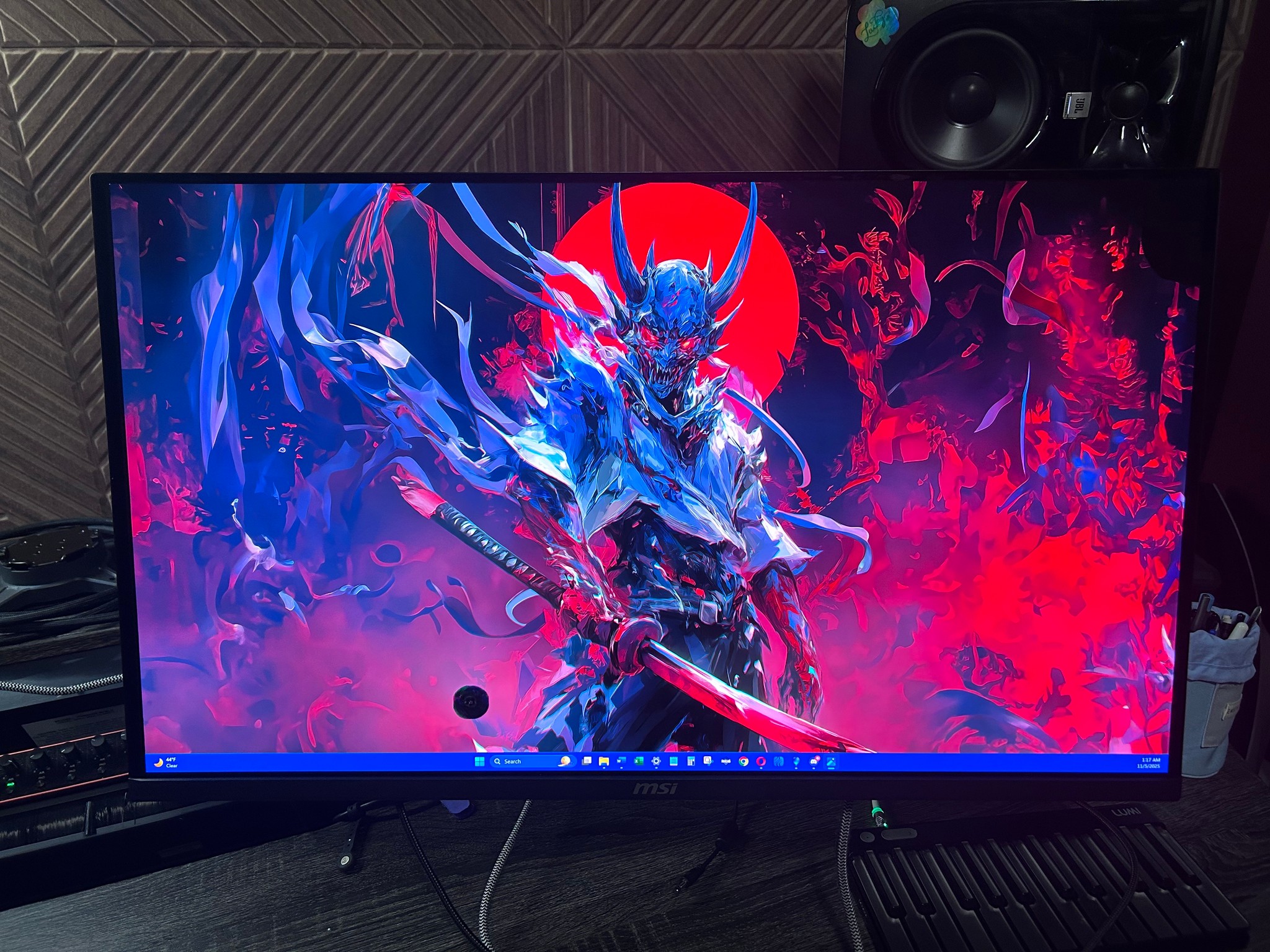 MSI QD-OLED 32" (4K) (165Hz) Gaming Monitor (MAG 321UP) (See Corner Damage) (Accepting Offers)
