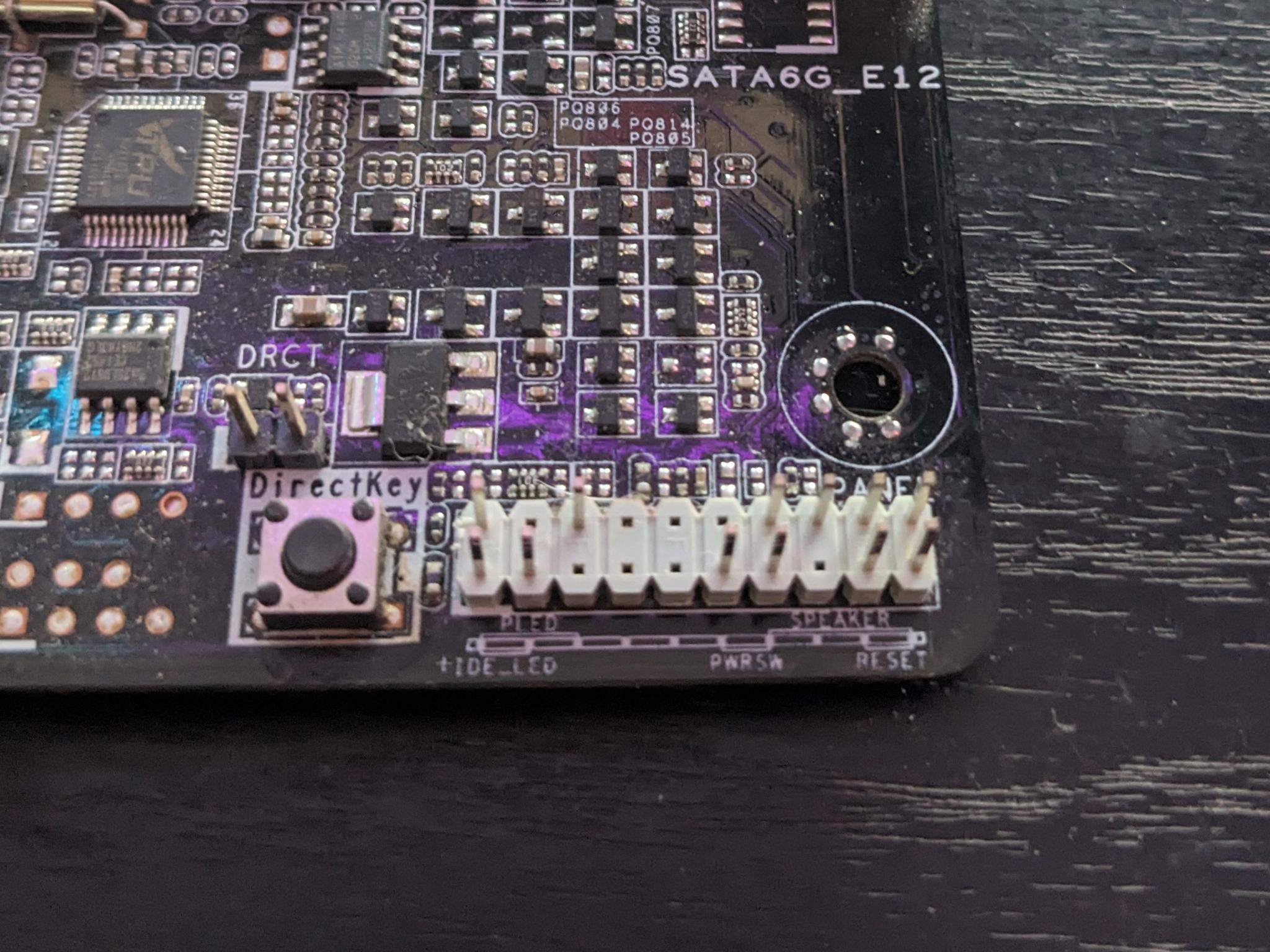 ASUS SABERTOOTH 990FX R2.0 AMD AM3+ Motherboard w/ IO Shield