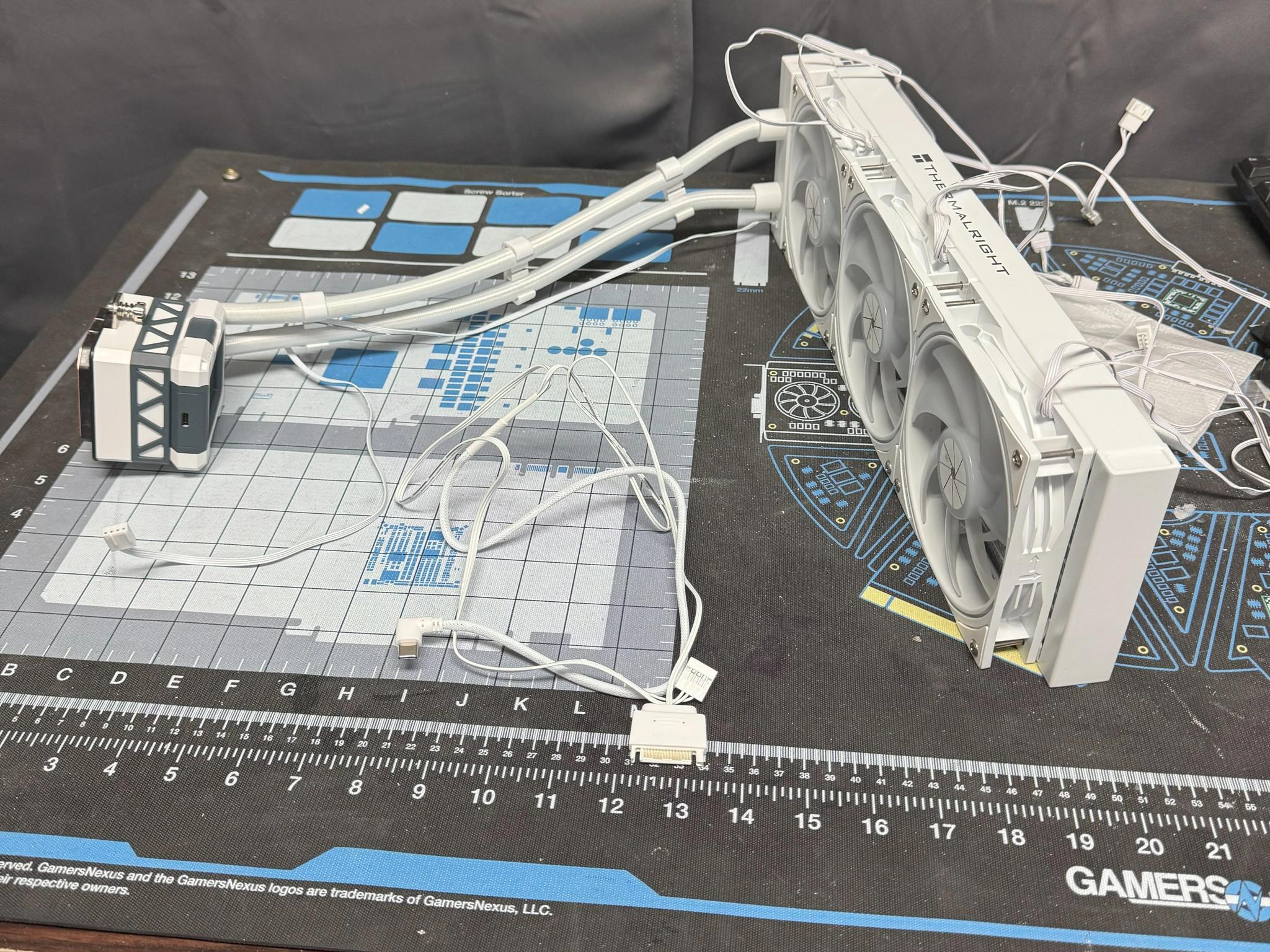 Used Like New Thermalright Frozen Warframe 360 AIO