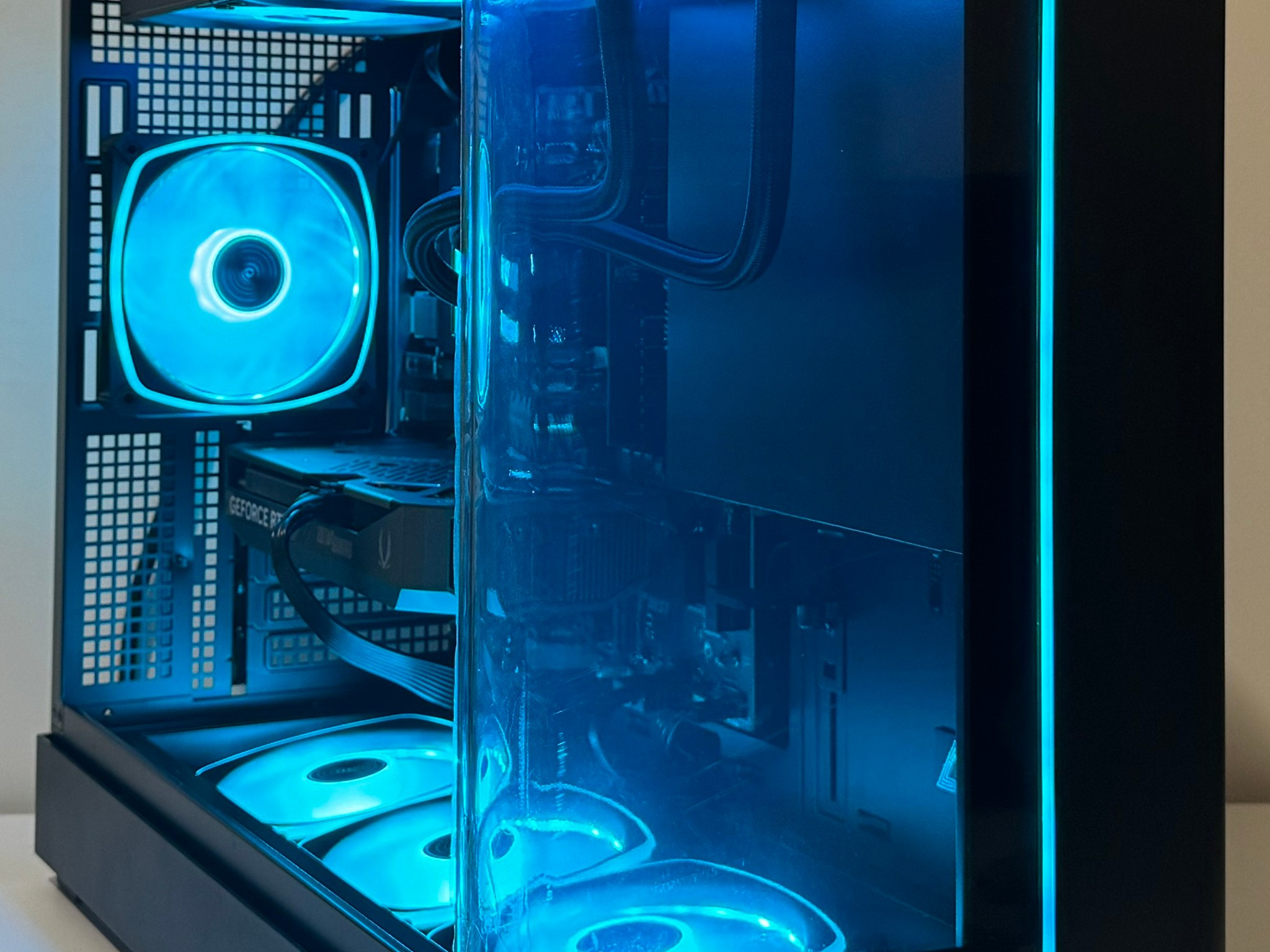 AMD X3D Ryzen 7 7700X3D 32GB DDR5 RAM GeForce RTX 5060 Ti 1TB Gen5 NVMe SSD 850W Gold Gaming PC