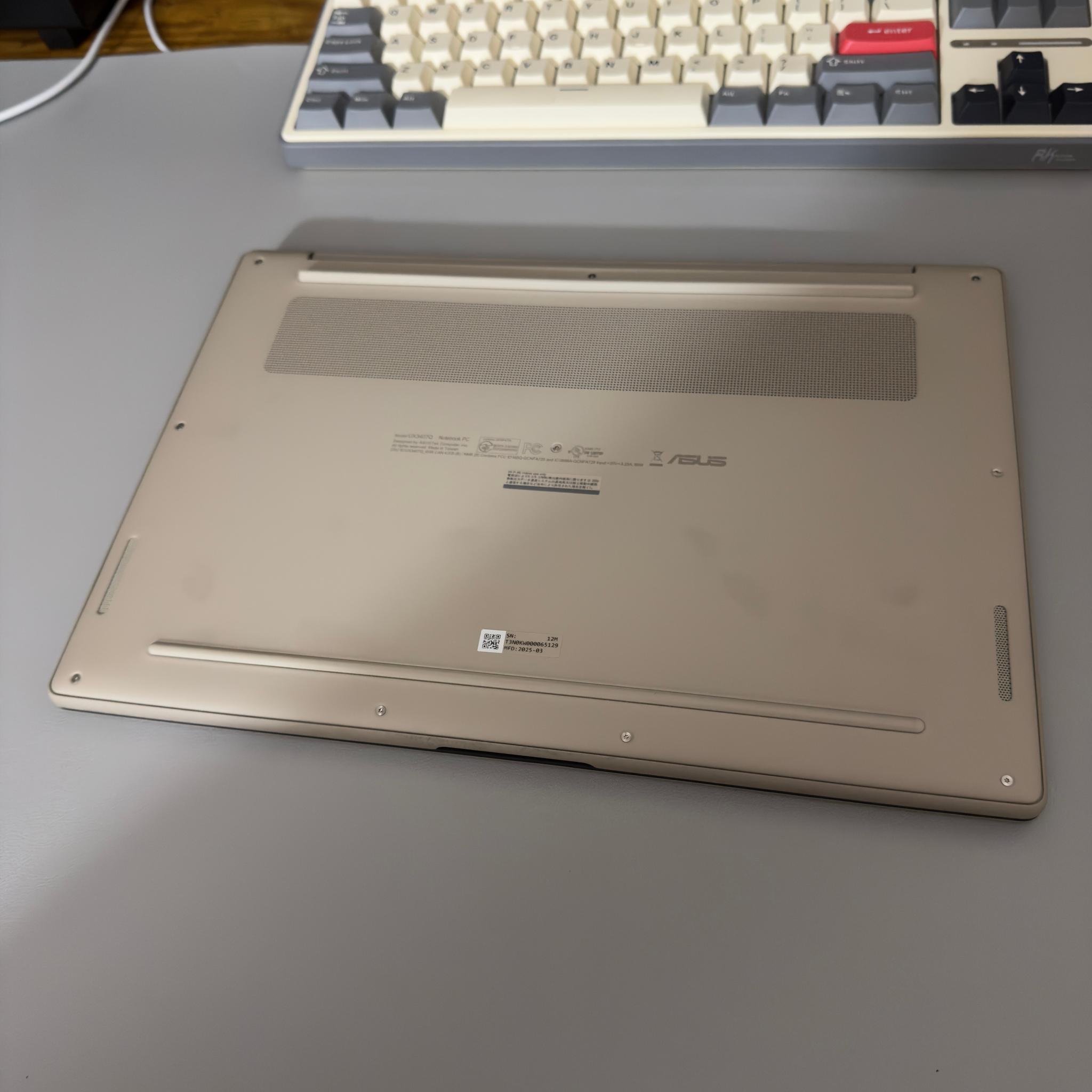 ASUS Zenbook OLED