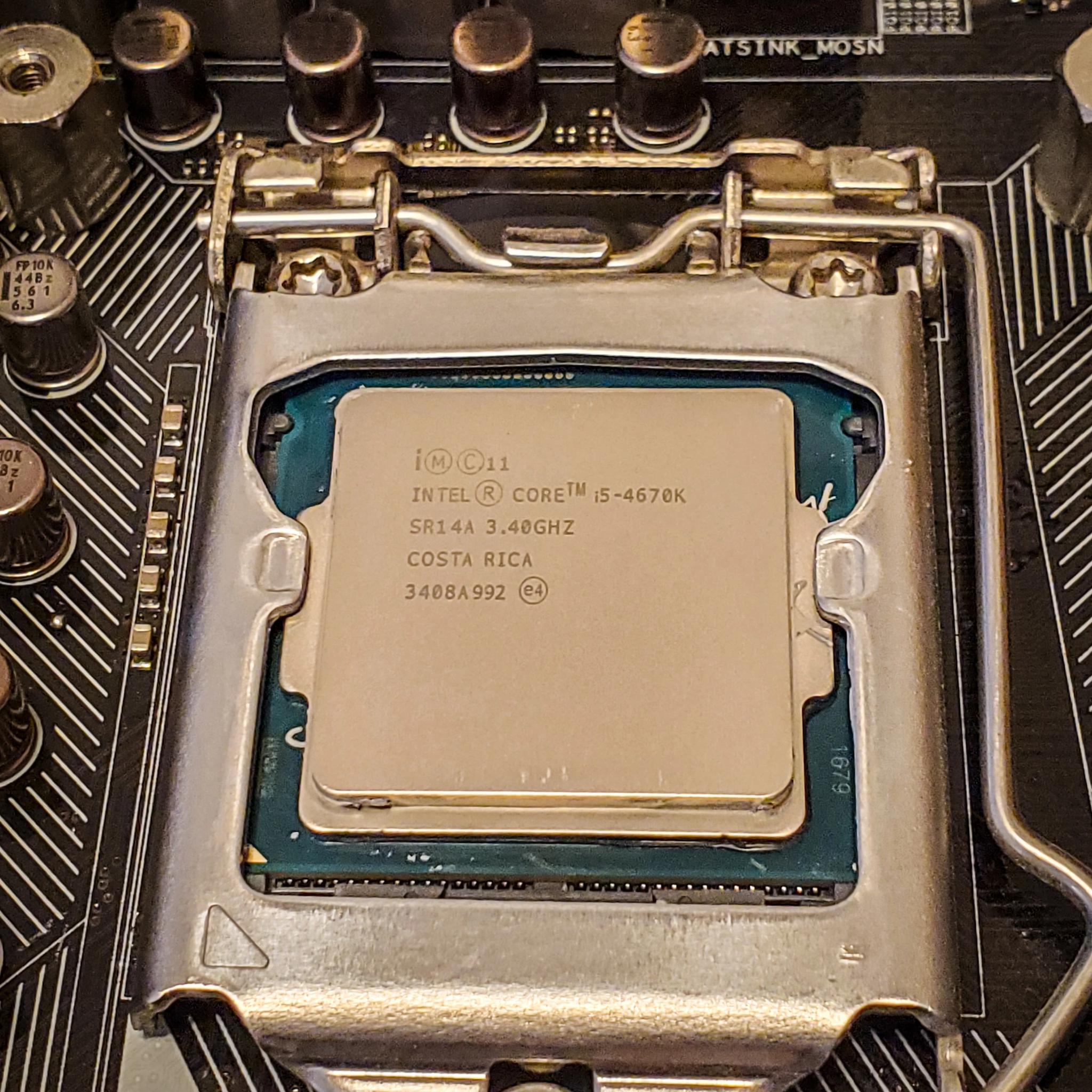 i5-4670K, Asus Z97-PRO, 32GB DDR3, Coolermaster Hyper 212
