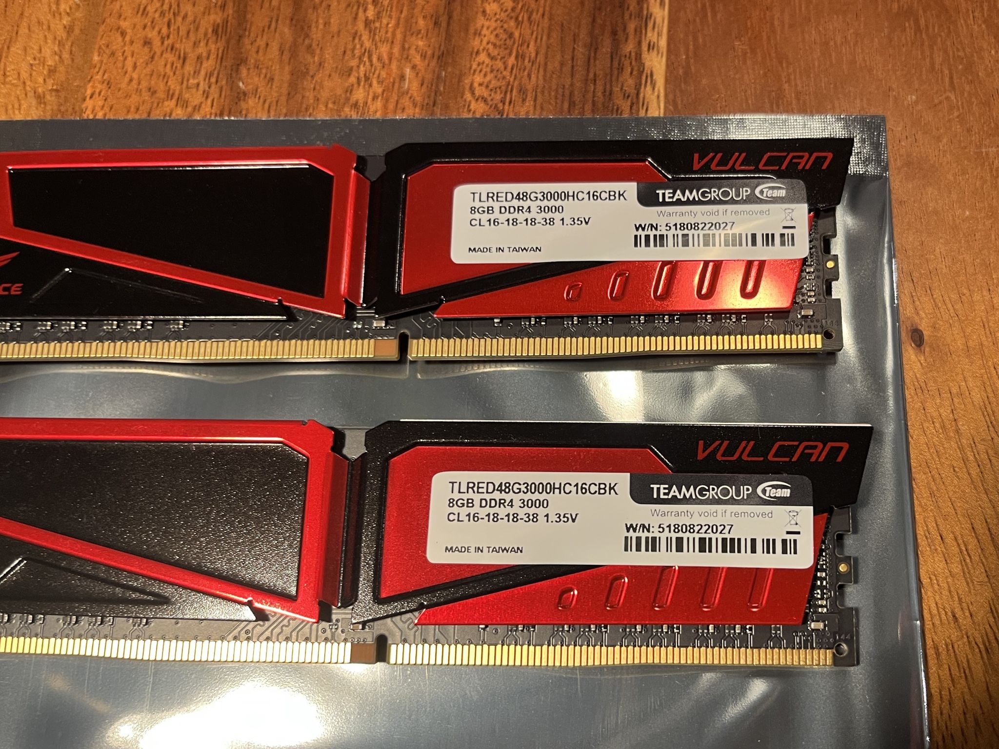 TeamGroup T-Force Vulcan 16GB (2x8GB) RAM DDR4 3000MHz TLRED48G3000HC16CBK