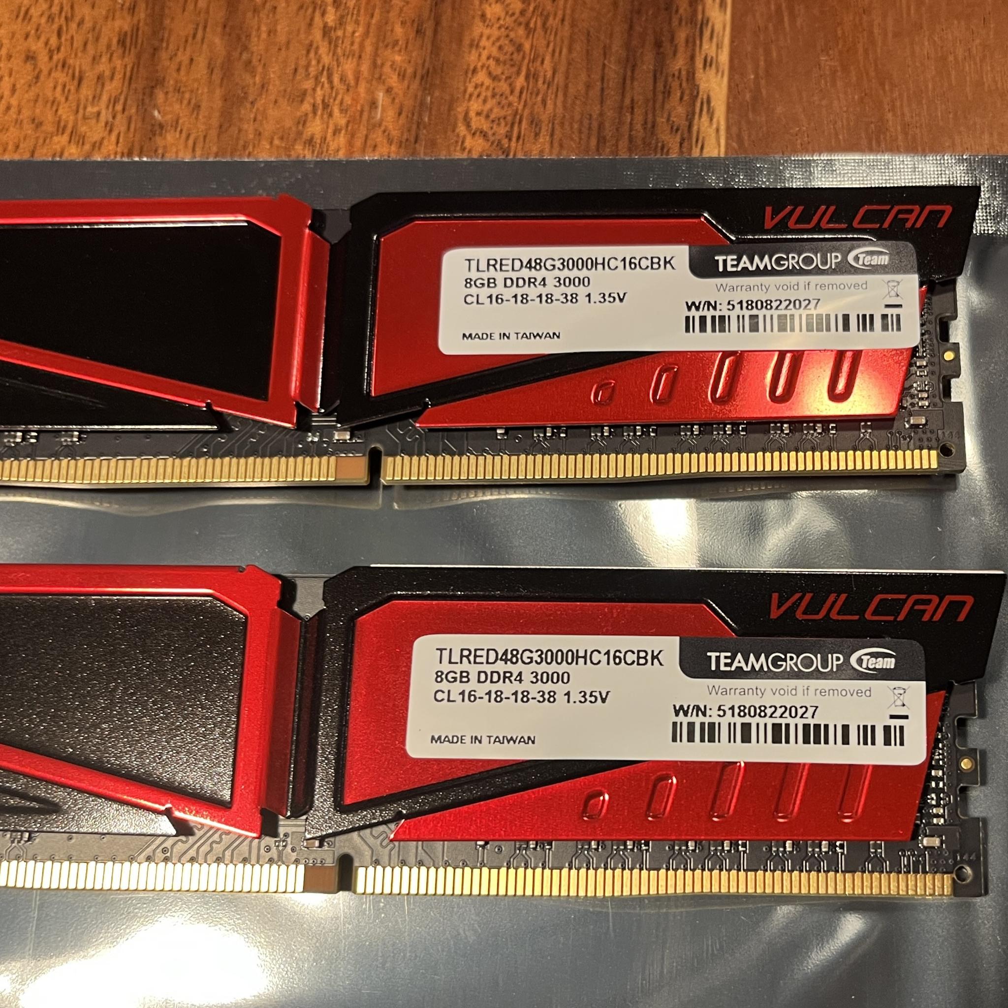 TeamGroup T-Force Vulcan 16GB (2x8GB) RAM DDR4 3000MHz TLRED48G3000HC16CBK