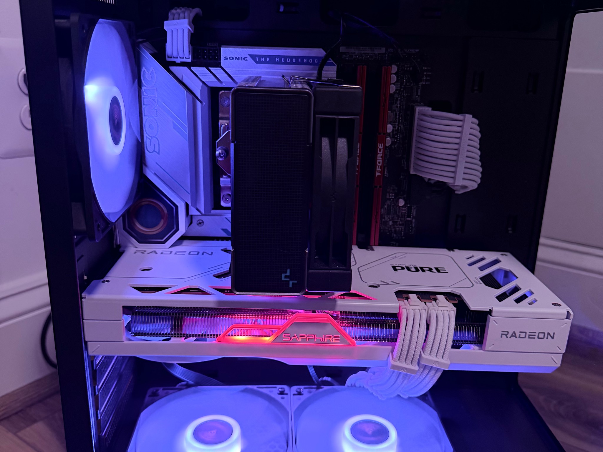 🔵⚪️"Sonic Pulse"⚪️🔵| 1440p/4k Gaming | RX 7800XT 16GB | 32GB DDR5 | i5 13400F | 1.75tb SSD | Win11
