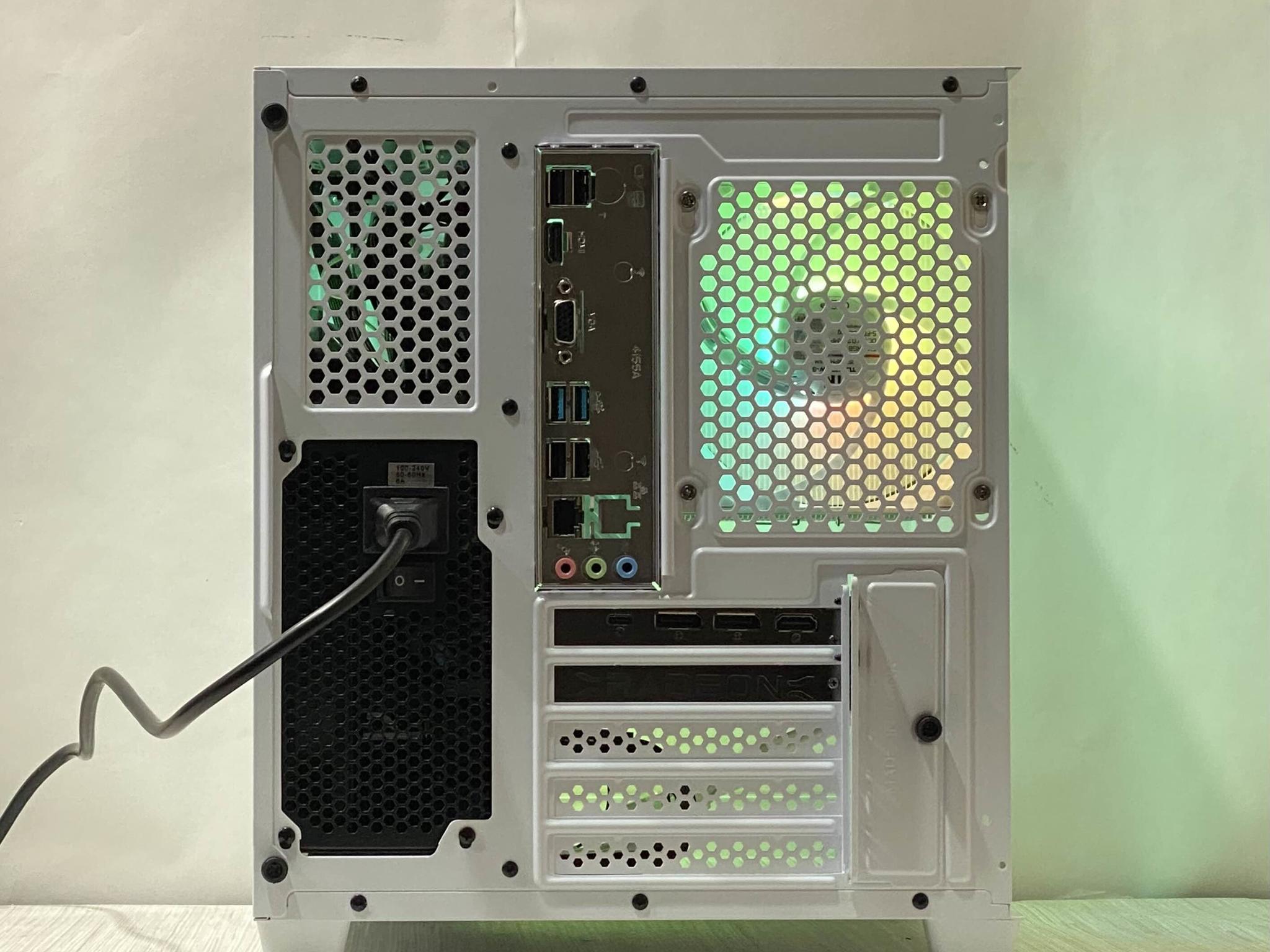 RX 6800, Ryzen 5 5600, 16GB DDR4, 1TB NVMe SSD, WiFi - Gaming PC