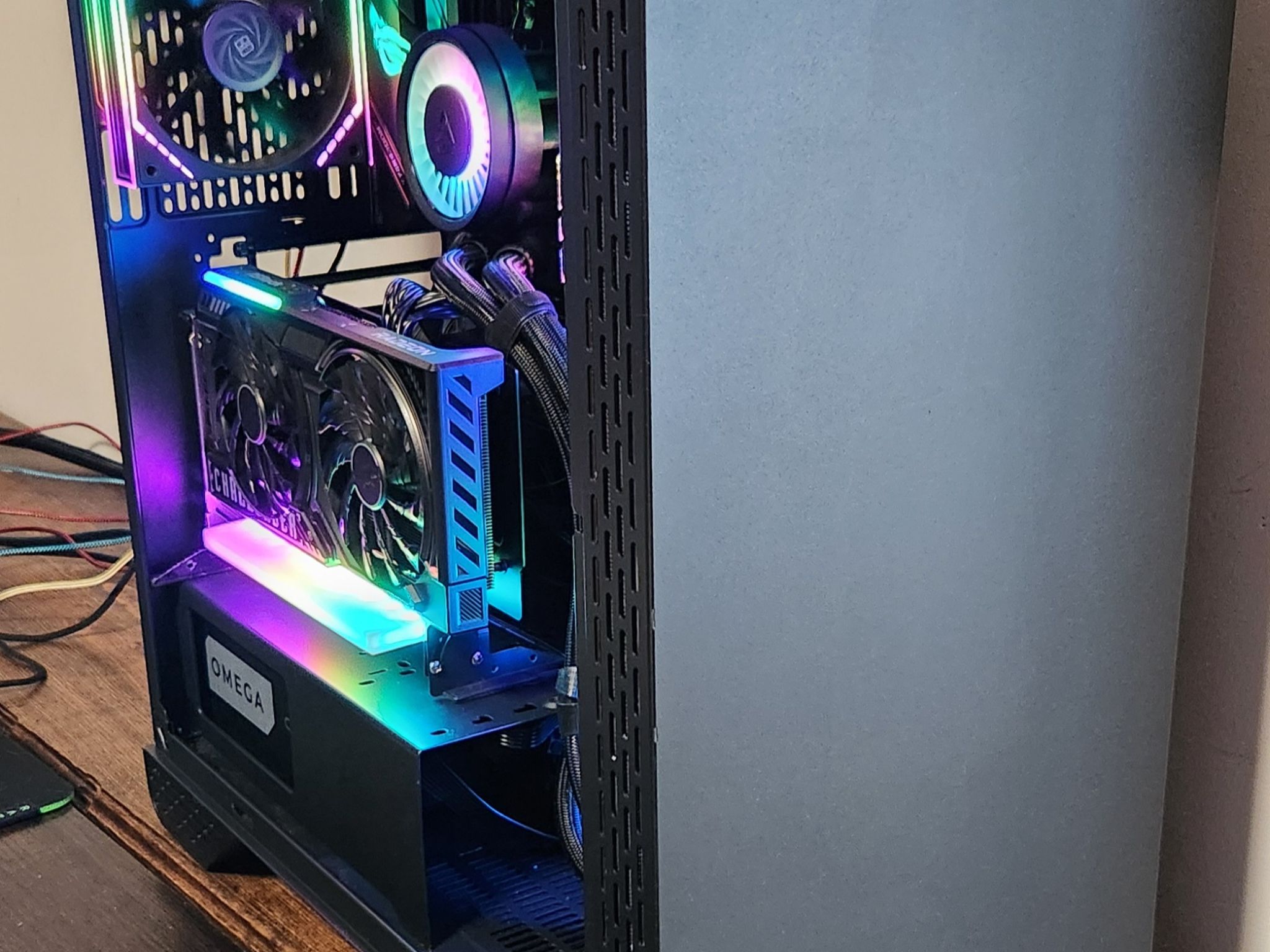 Ryzen 7 5800X - Radeon 9060 XT 16GB - 64GB G.Skill Trident Z Royal (DDR4 3600)