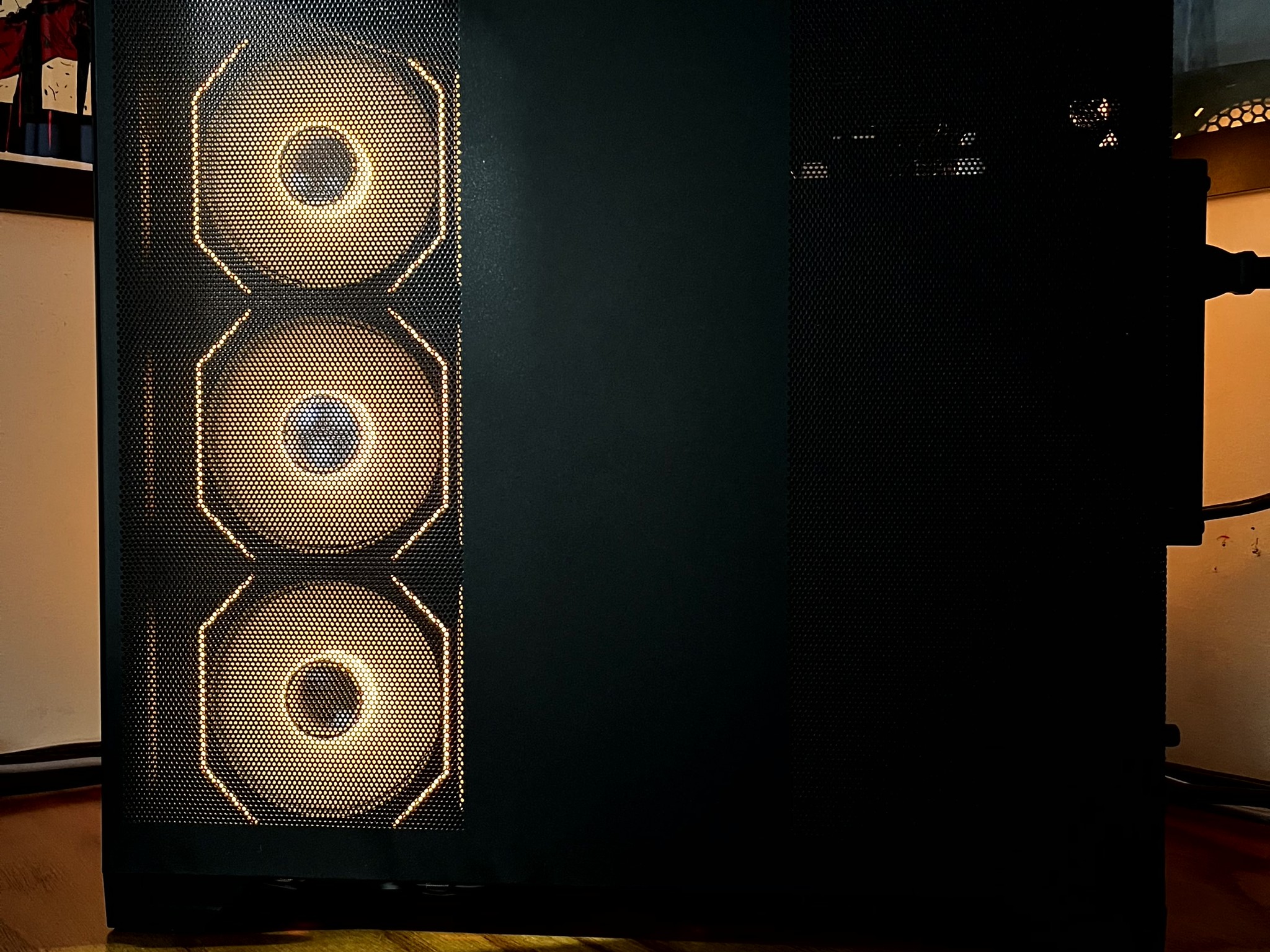 "Golden Tesseract"  - RTX 4080 SUPER OC | Ryzen 7 7800X3D | 32GB @6000 | 4 TB | 1000W Platinum