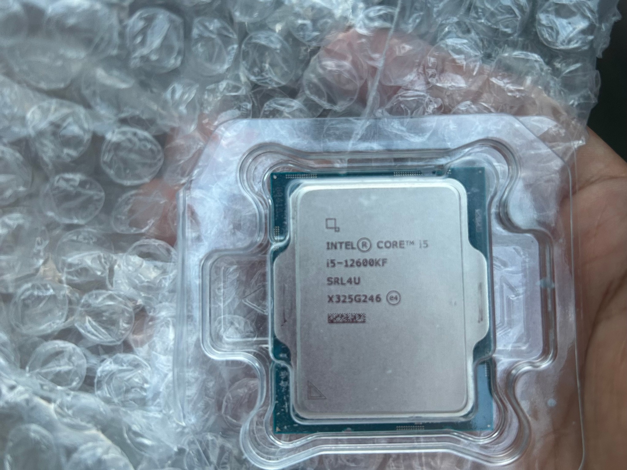 i5 12600kf | asus b760m ayw wifi d4 | kingbank ddr4 32gb 3600mhz | free cpu cooler