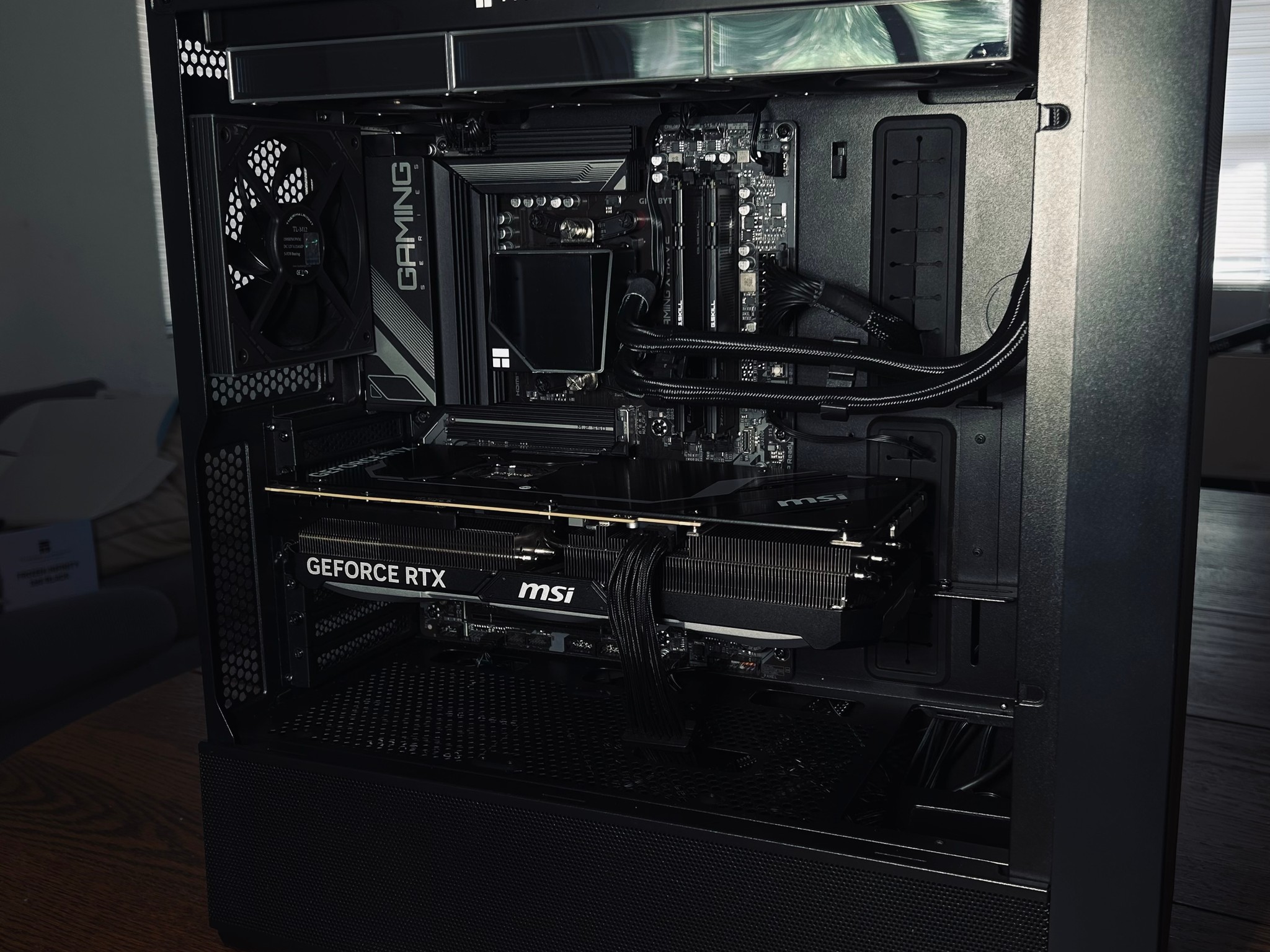 4080 SUPER & 7 7700X GAMING PC