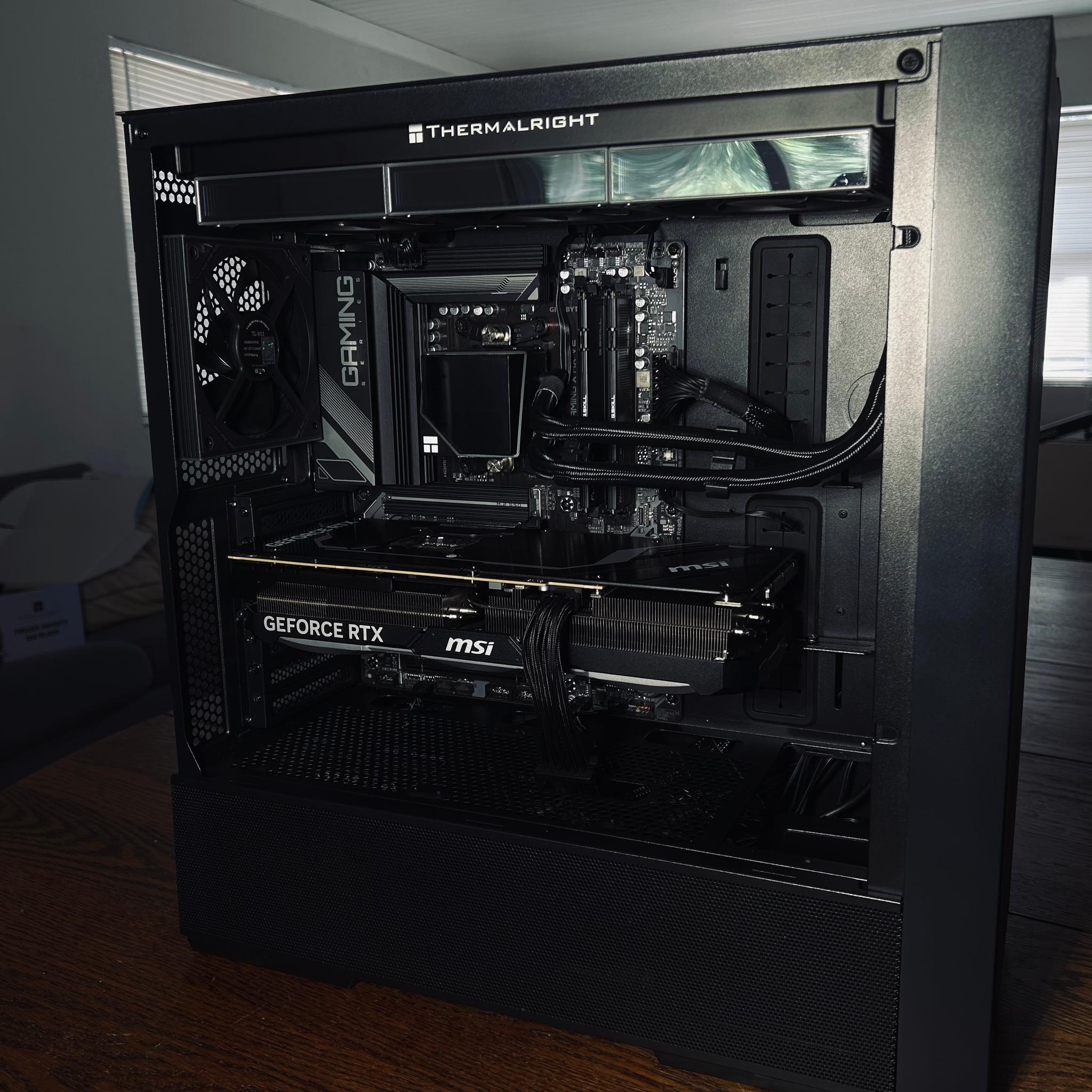 4080 SUPER & 7 7700X GAMING PC