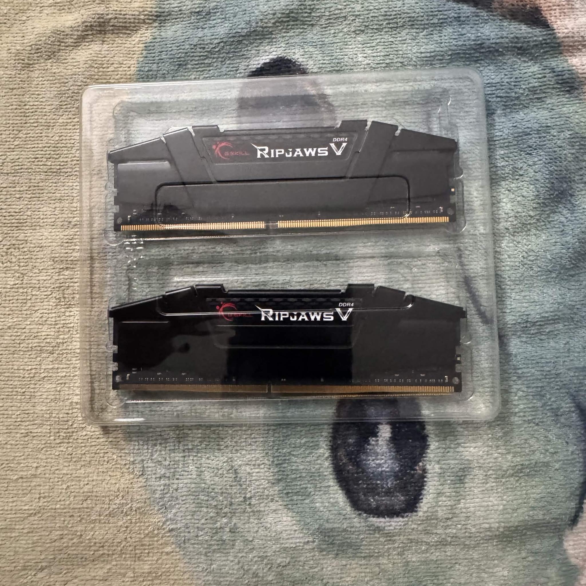 G.Skill Ripjaws V 32GB DDR4 RAM kit (2x16GB)