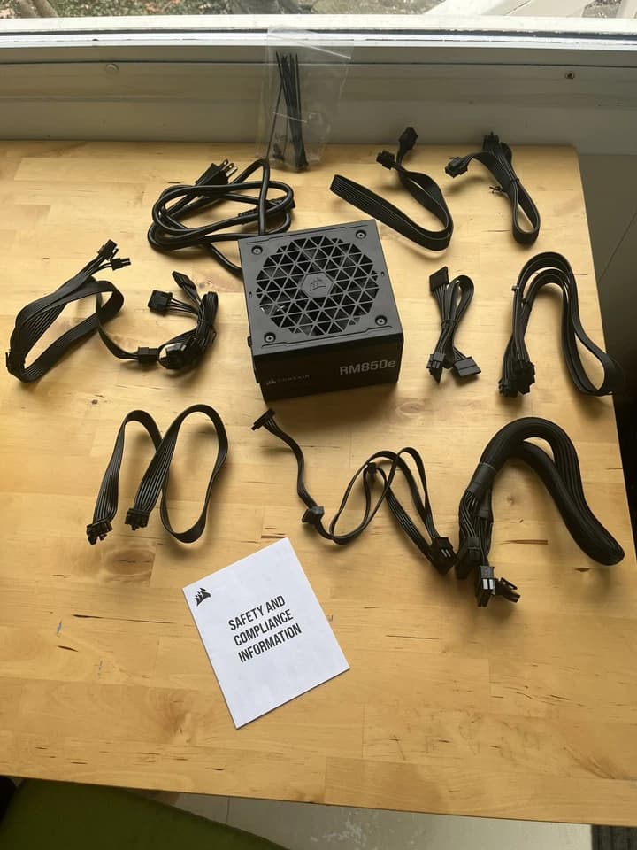 Corsair RM850e (2023) Fully Modular Low-Noise Power Supply - 80 plus gold efficiency