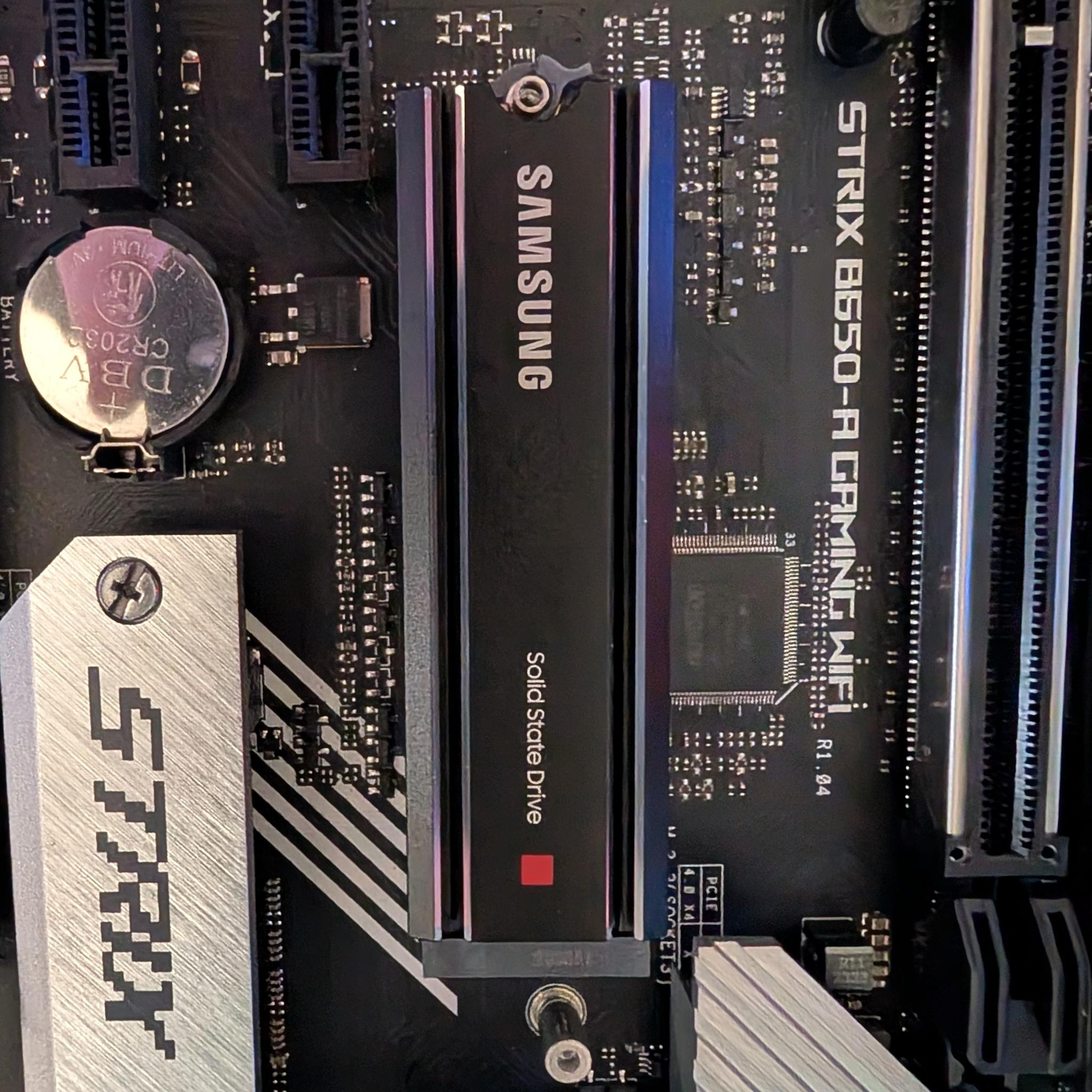 Samsung 980 Pro 1TB M.2 NVMe SSD PCIe 4.0 x4 w/Heatsink