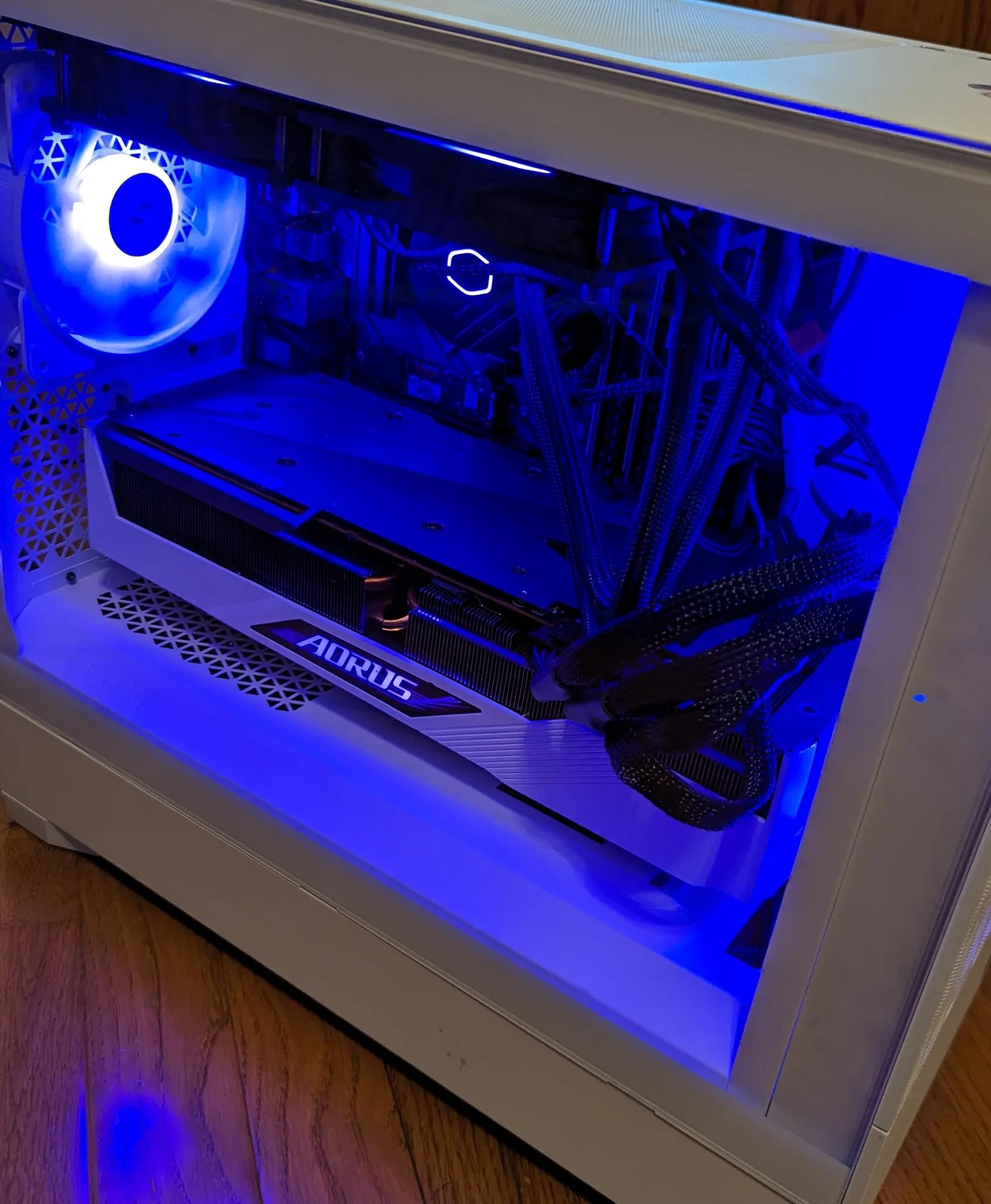 White AORUS Radeon™ RX 7900 XTX ELITE 24G