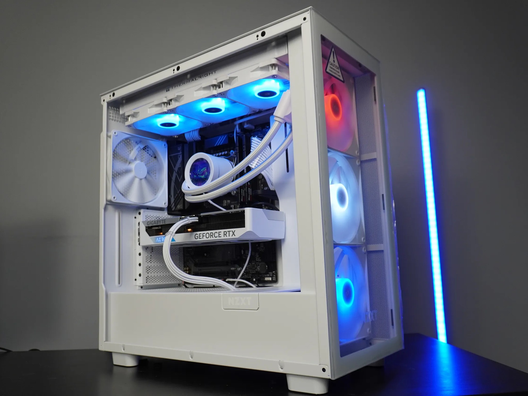 🤍AESTHETIC MACHINE🤍 💚 RTX 4060ti 8GB 💙 Intel I5 12600KF 10 Cores | 32GB DDR5 | 2TB 7000mhz NVME