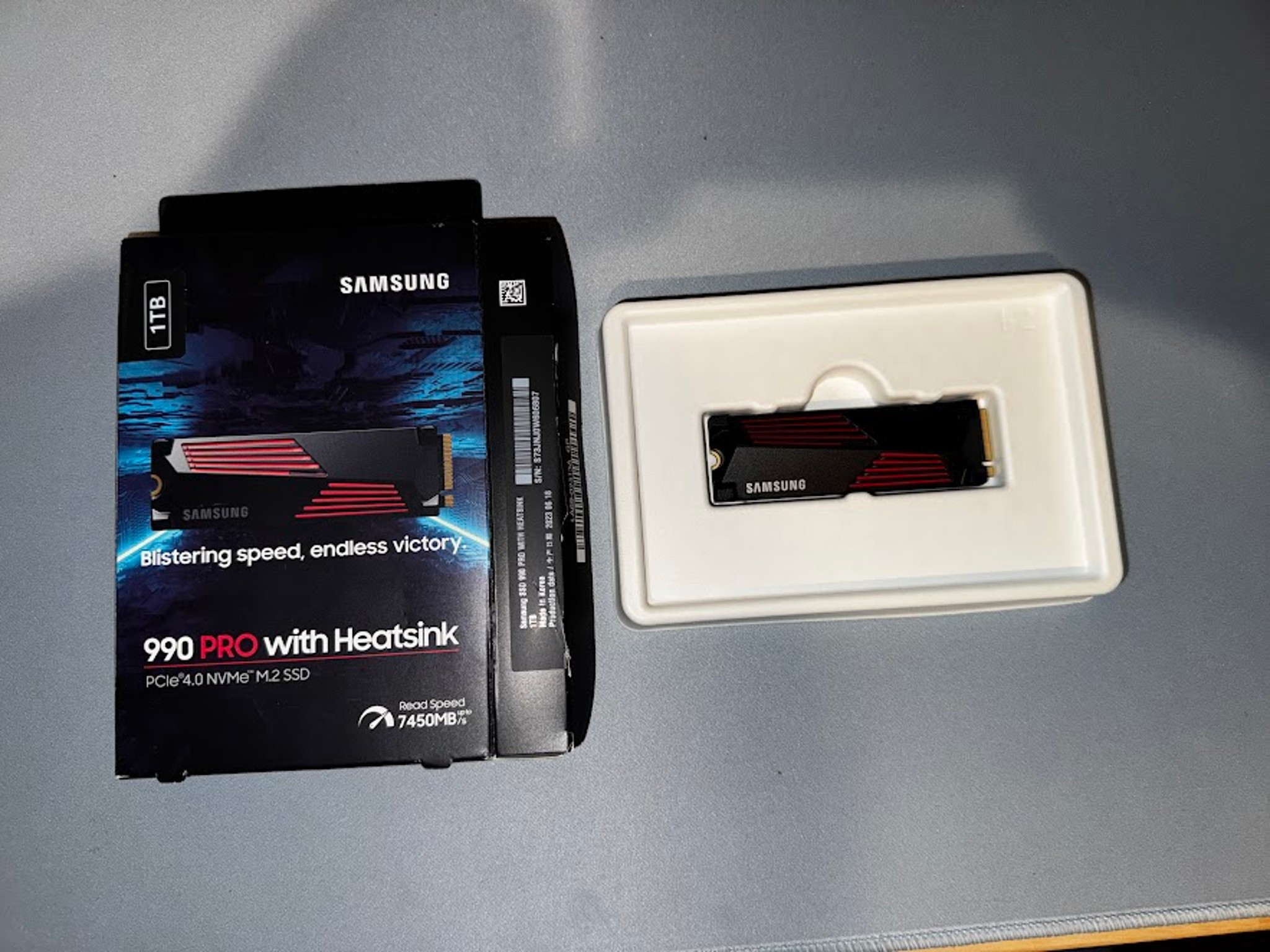 Samsung M.2 990 PRO Heatsink SSD 1TB, NVMe  Speeds Up to 7,450MB/s