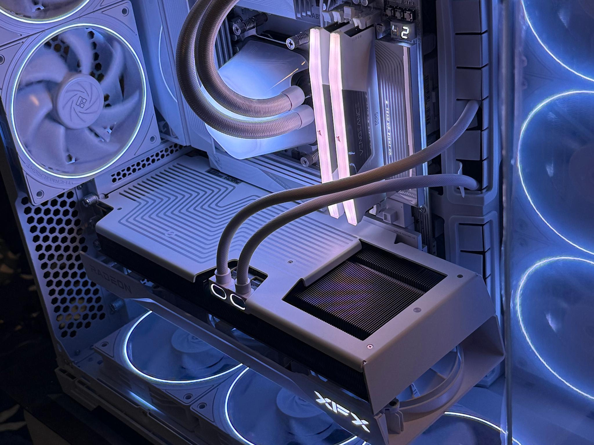 Premium Custom PC All White! 2TB Nvme! 9800X3D and 9070XT XFX Swift