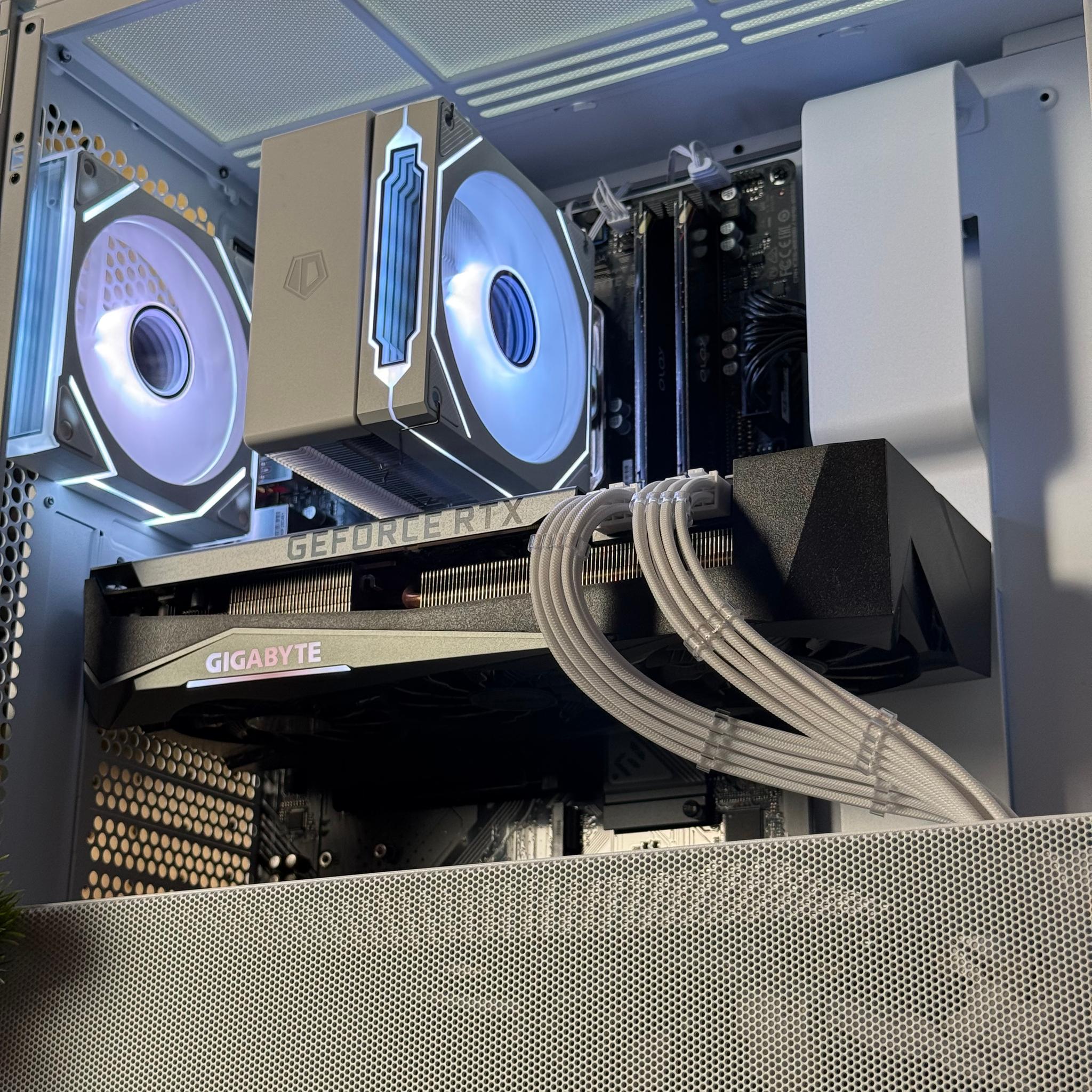 Pristine Gaming PC | RTX 3070 Ti | Ryzen 7 3700x | 16GB DDR4 | 1TB | Windows 11