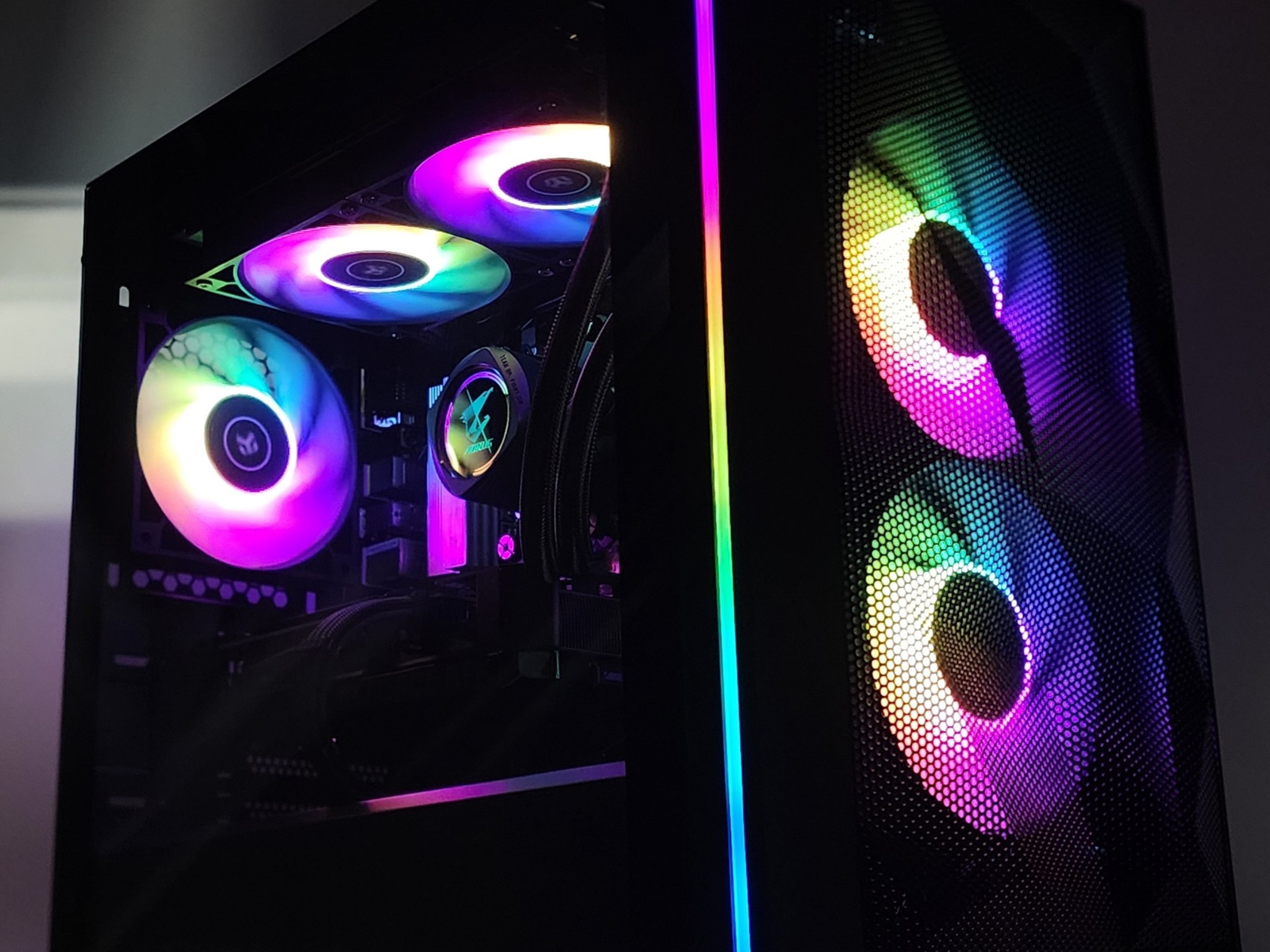 Gaming PC Ryzen 7 7800X3D 32GB RAM 1TB SSD RTX 4060 Ti 8GB Windows 11 Computer