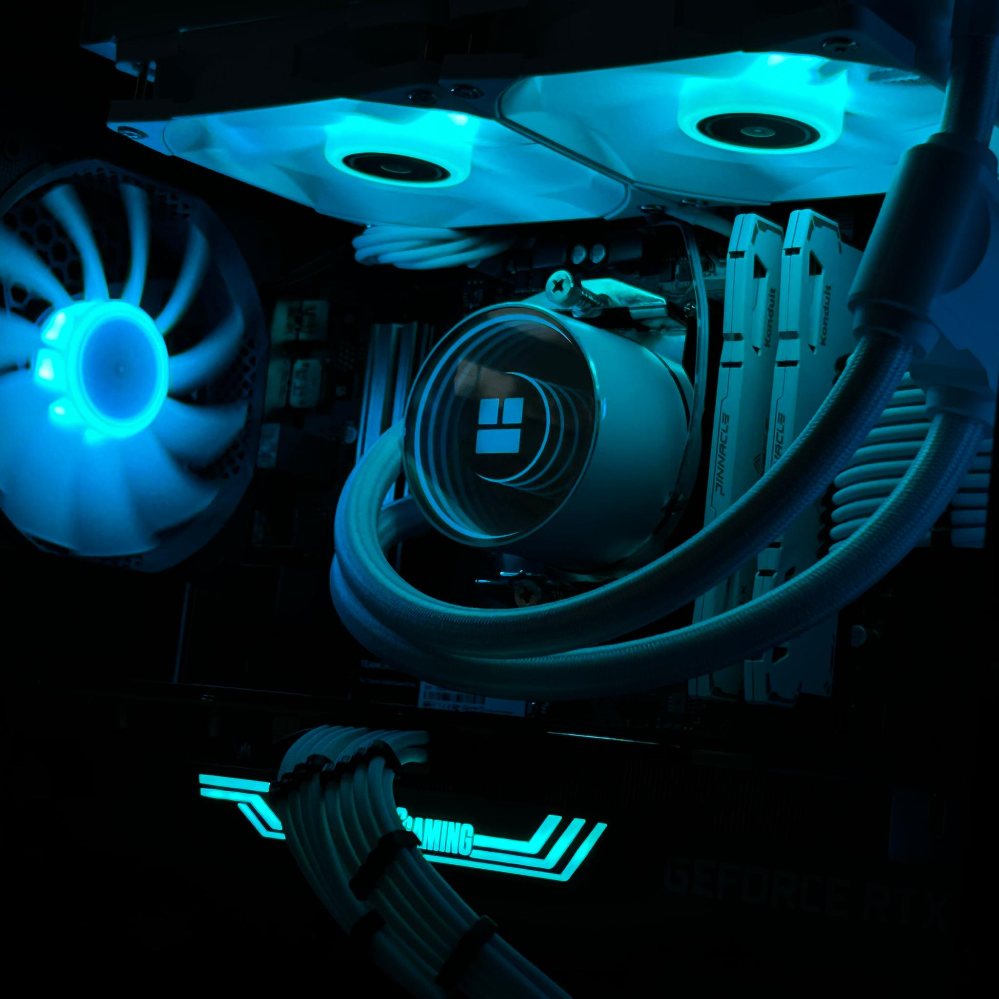 ⚫⚪🔵 Gaming PC | RTX 3070 Ti // Ryzen 7 5800x // 32GB DDR4 // 1TB NVME