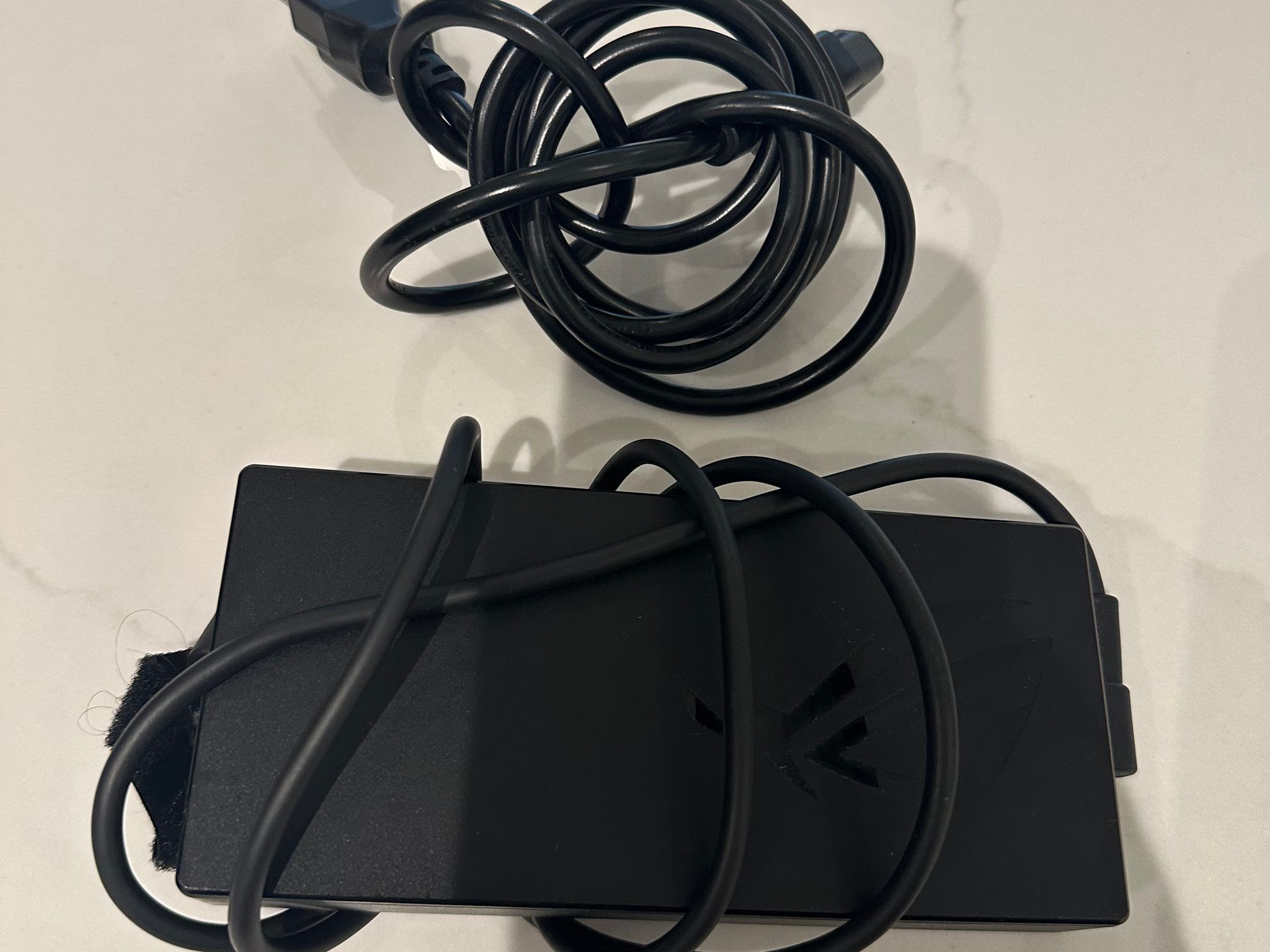 ASUS ROG Zephyrus G16 (GU603VI) - i7-13620H / RTX 4070 8GB / 16GB / 512GB SSD