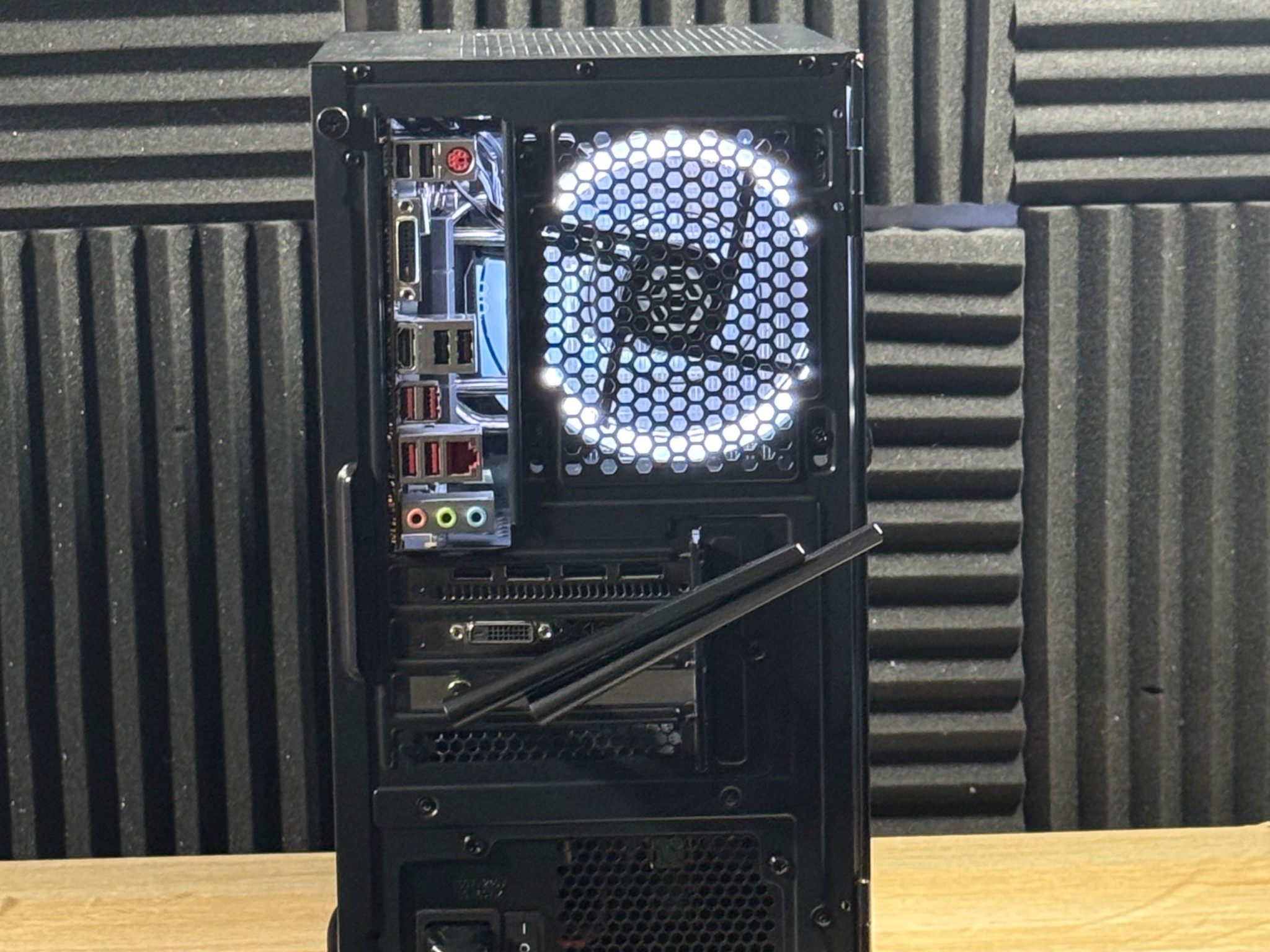 🔥 Gaming PC | Ryzen 5 2600 | RX 580 8GB | 16GB DDR4 | 500GB NvMe | WiFi + BT