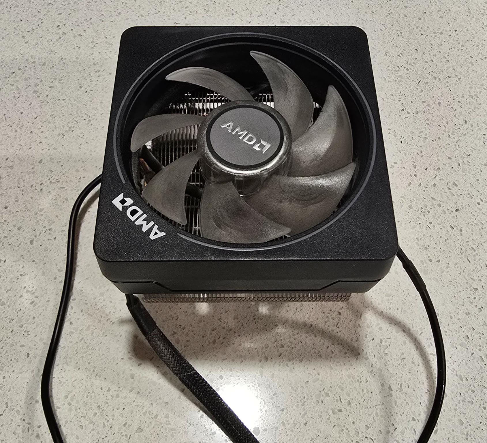 Ventirad AMD Wraith Prism RGB – Socket AM4/AM3+ – Neuf Sous Emballage – RGB Multicolore