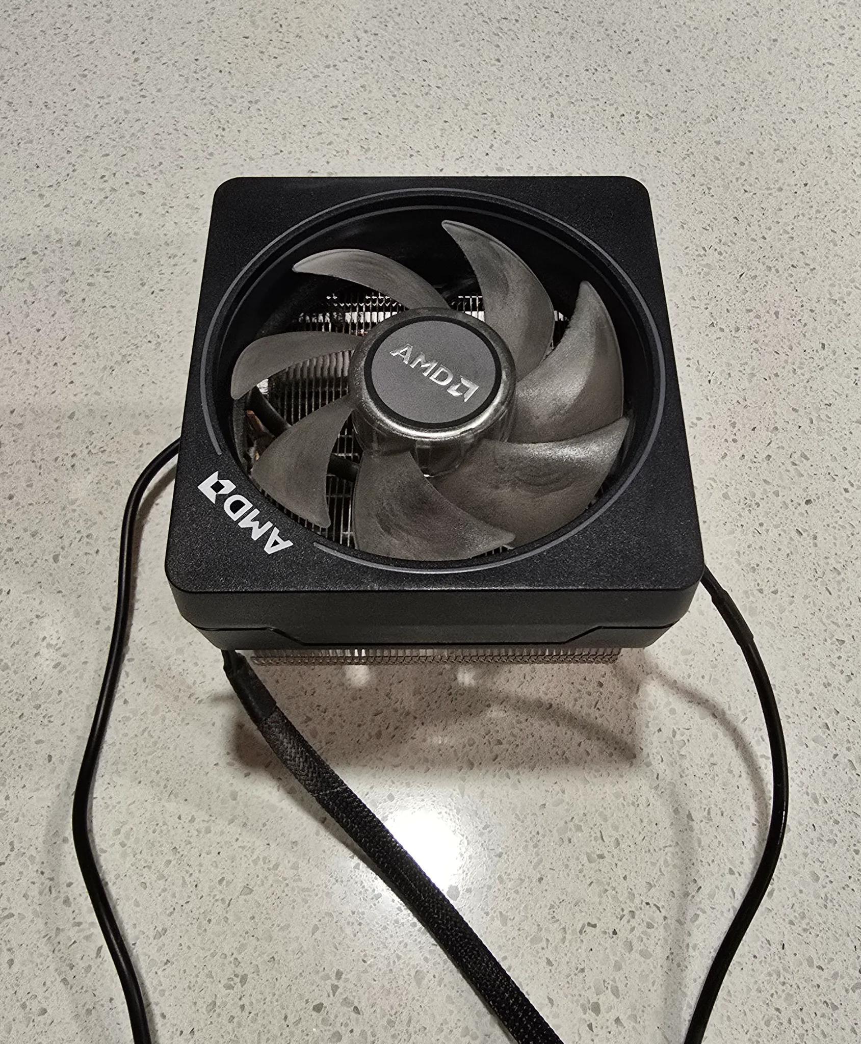 AMD Wraith Prism RGB LED CPU Cooler Heatsink Fan AM4 AM5 712-000075 / 76