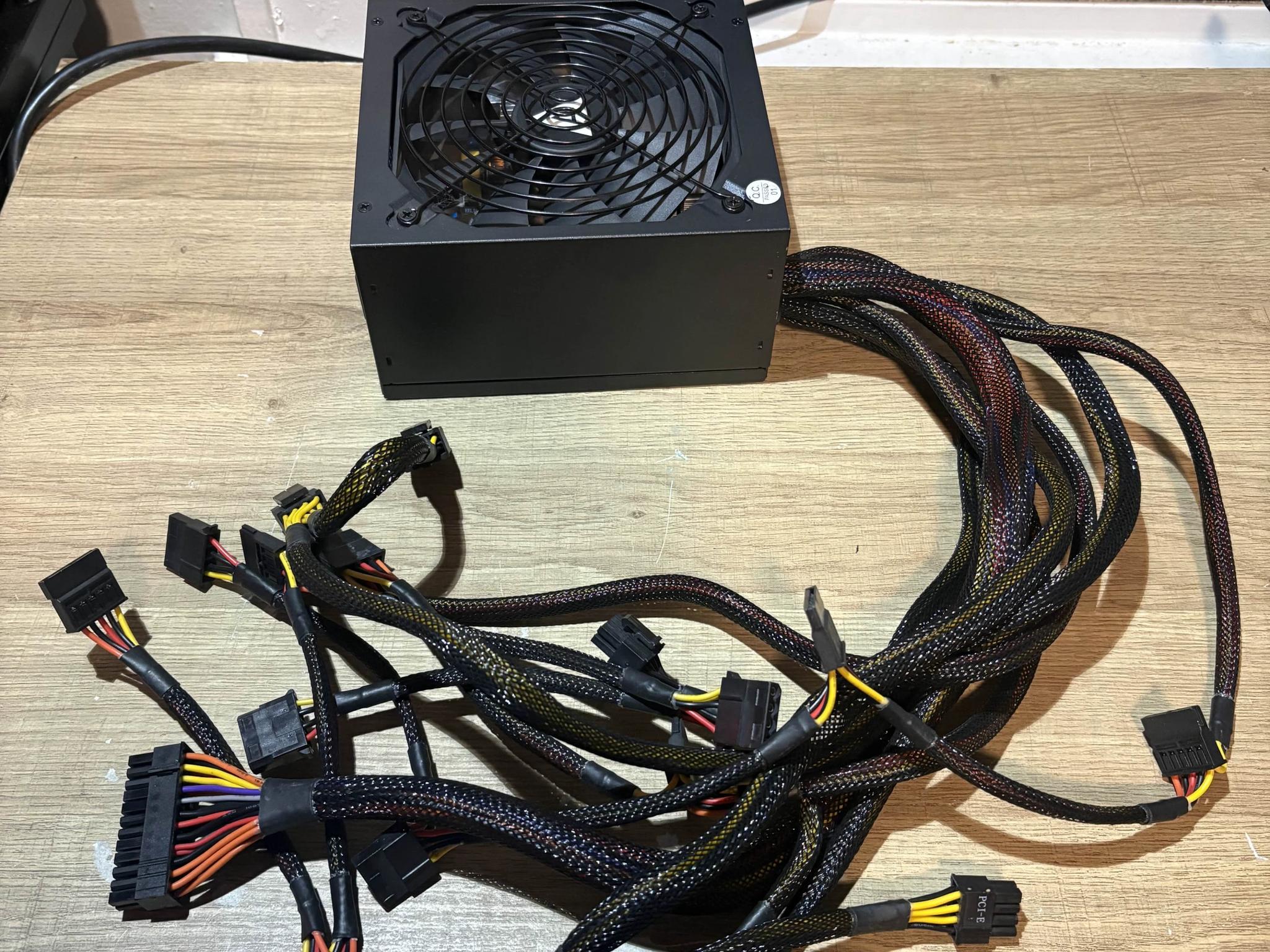 Apevia Jupiter Power 800W Bronze Non-Modular