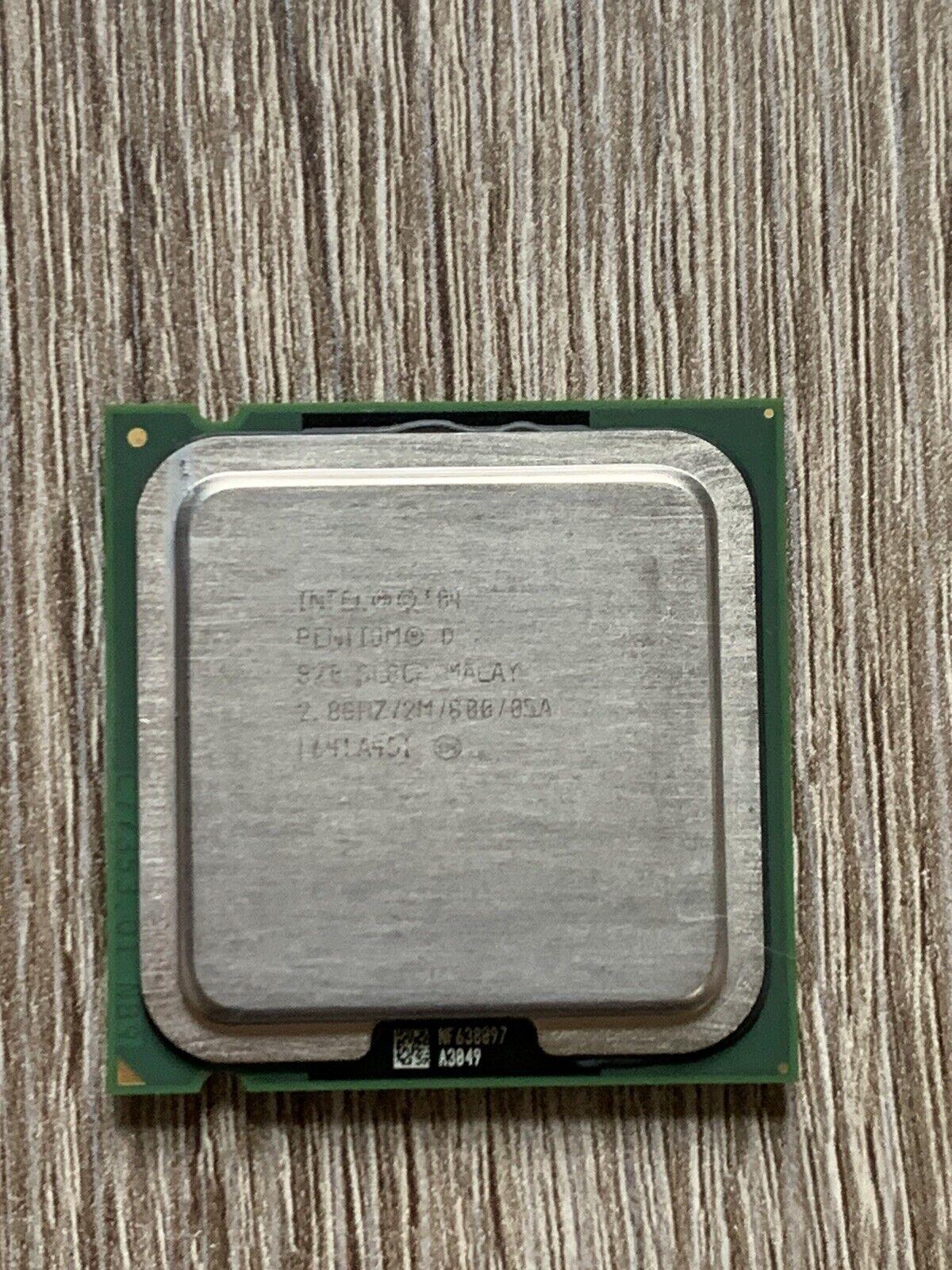 Intel Pentium D 820 2.8GHz /2M /800 / 05A CPU SL8CP socket 775 dual-core