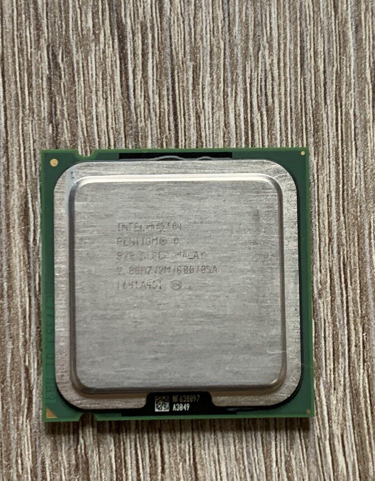 Intel Pentium D 820 2.8GHz /2M /800 / 05A CPU SL8CP socket 775 dual-core