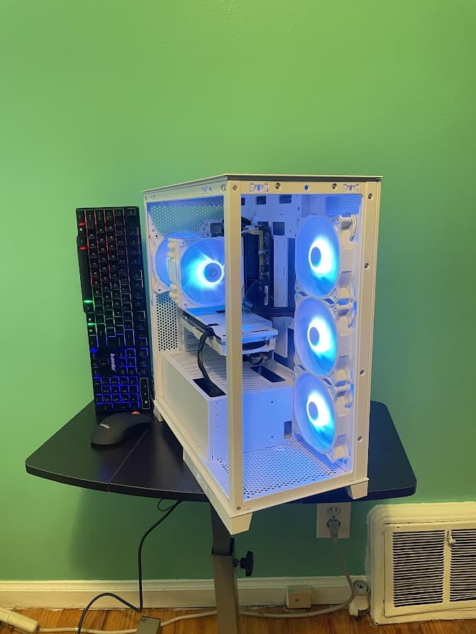 OPEN White Gaming PC| Intel i5 / Amd RX580 / 8GB / 500GB SSD Win 10 Pro WiFi