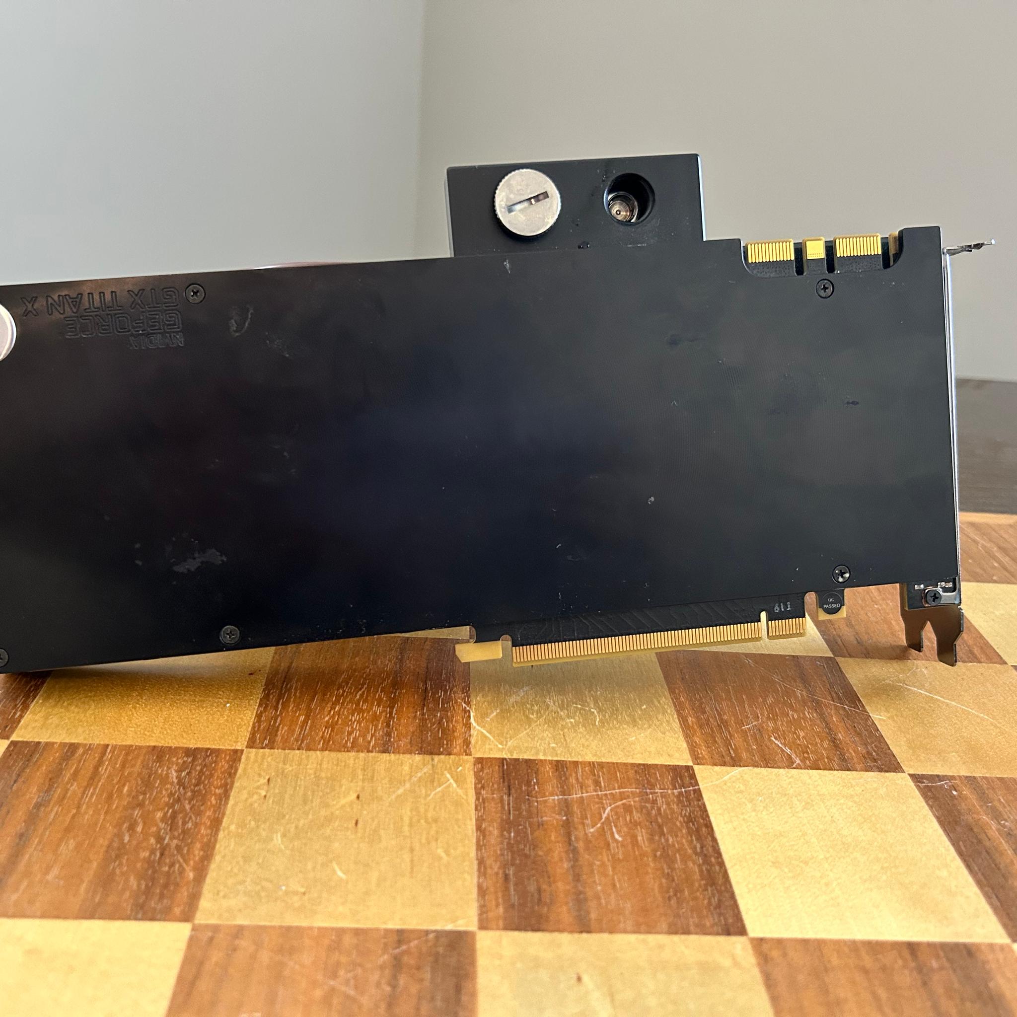 Nvidia GTX Titan X (Pascal) with Air Cooler and EK Waterblock!