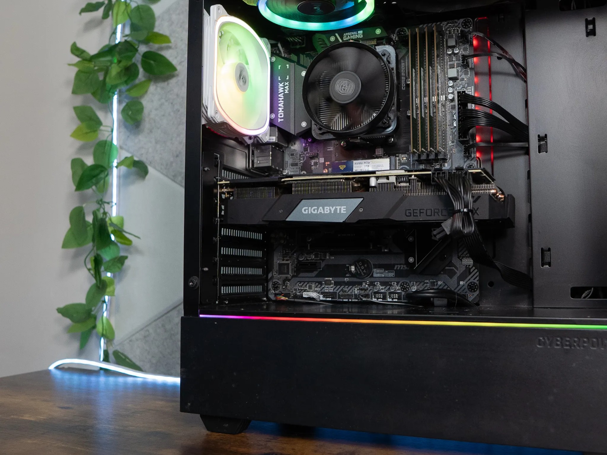 🍬🛸 | Gigabyte RTX 2080 SUPER 8GB | RYZEN 7 2700X | 32GB DDR4 RAM | 2.5TB | CyberPowerPC