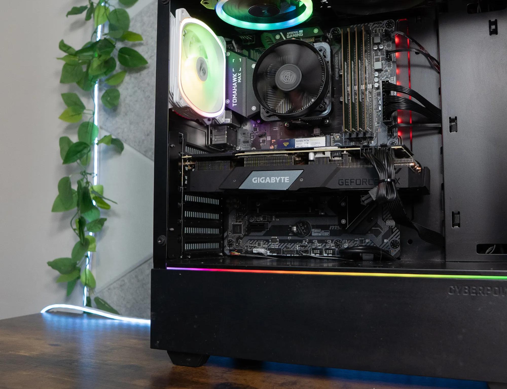 🍬🛸 | Gigabyte RTX 2080 SUPER 8GB | RYZEN 7 2700X | 32GB DDR4 RAM | 2.5TB | CyberPowerPC
